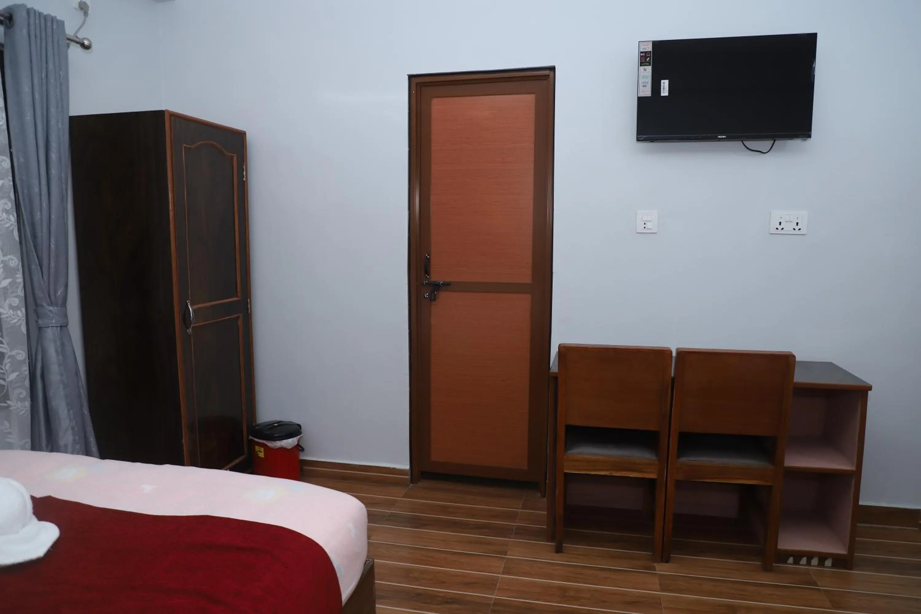 Bed in Hotel Nepal Inn Sauraha