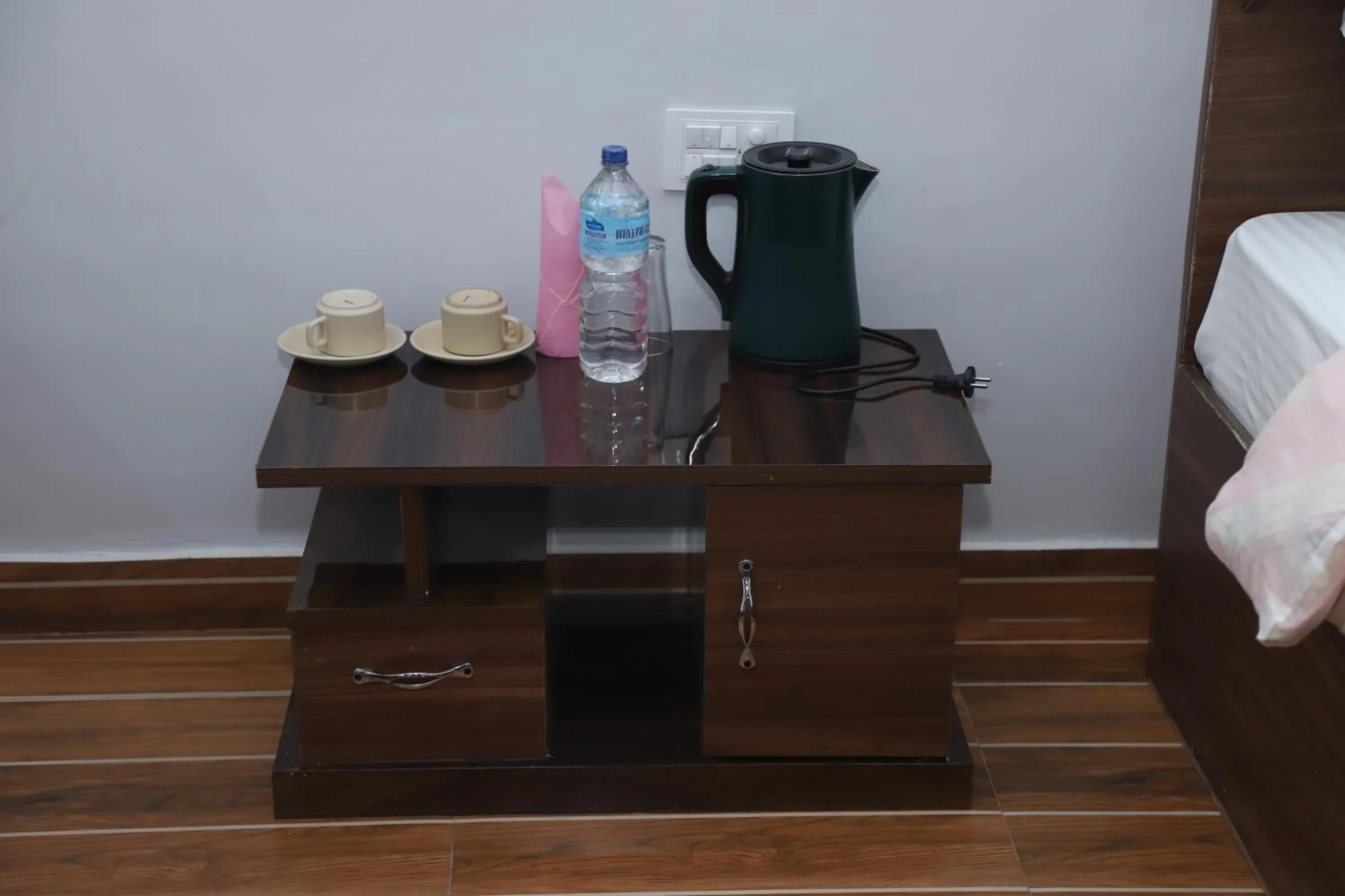 Coffee/tea facilities in Hotel Nepal Inn Sauraha