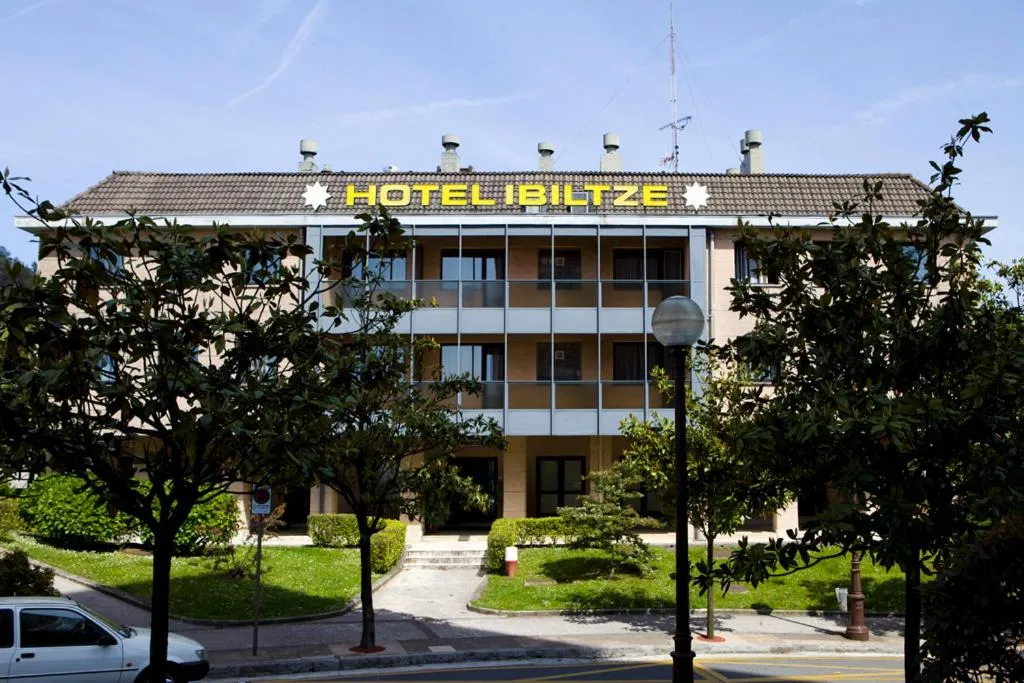 Facade/entrance in Hotel Ibiltze