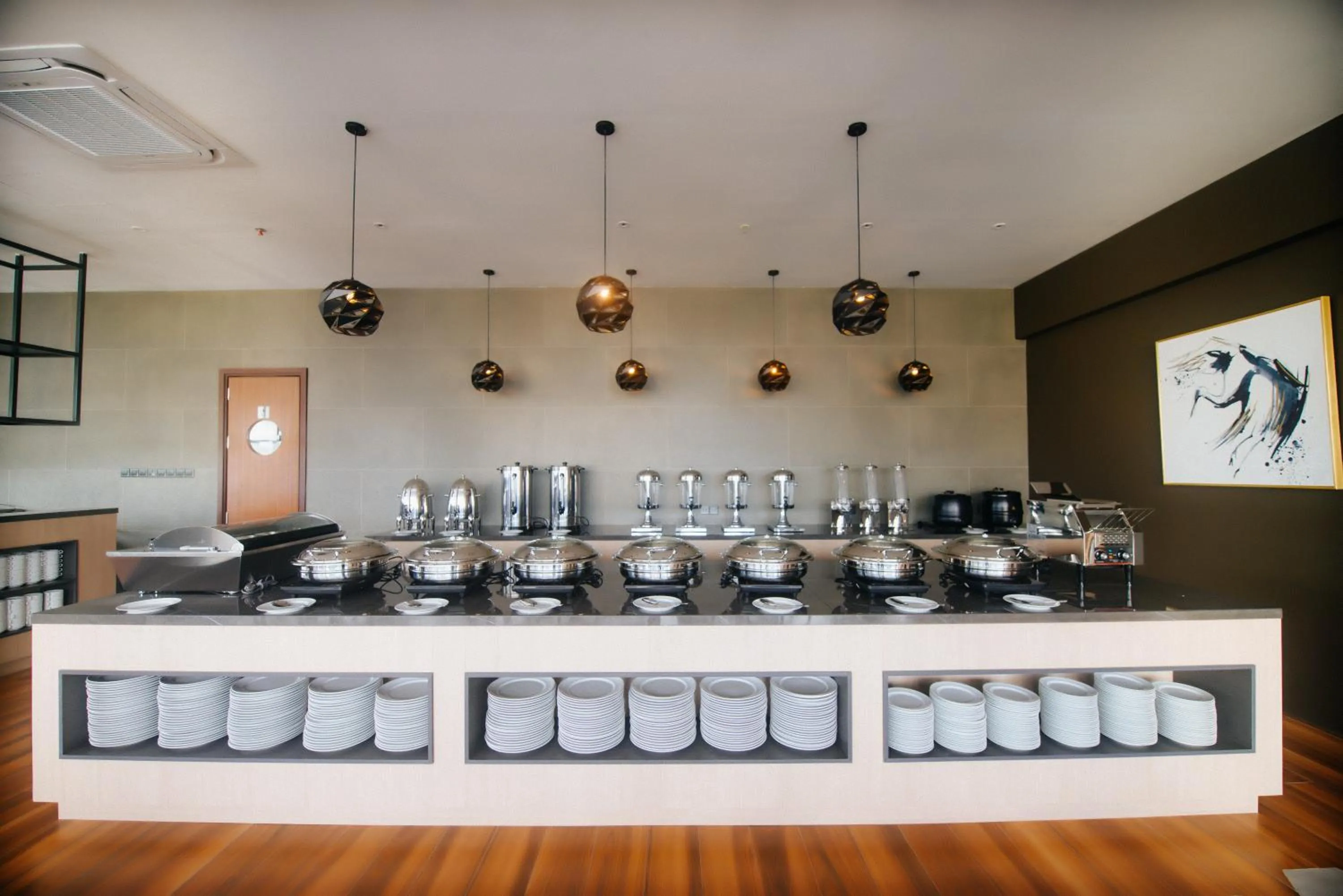 Restaurant/places to eat in Rogers Hotel Manado