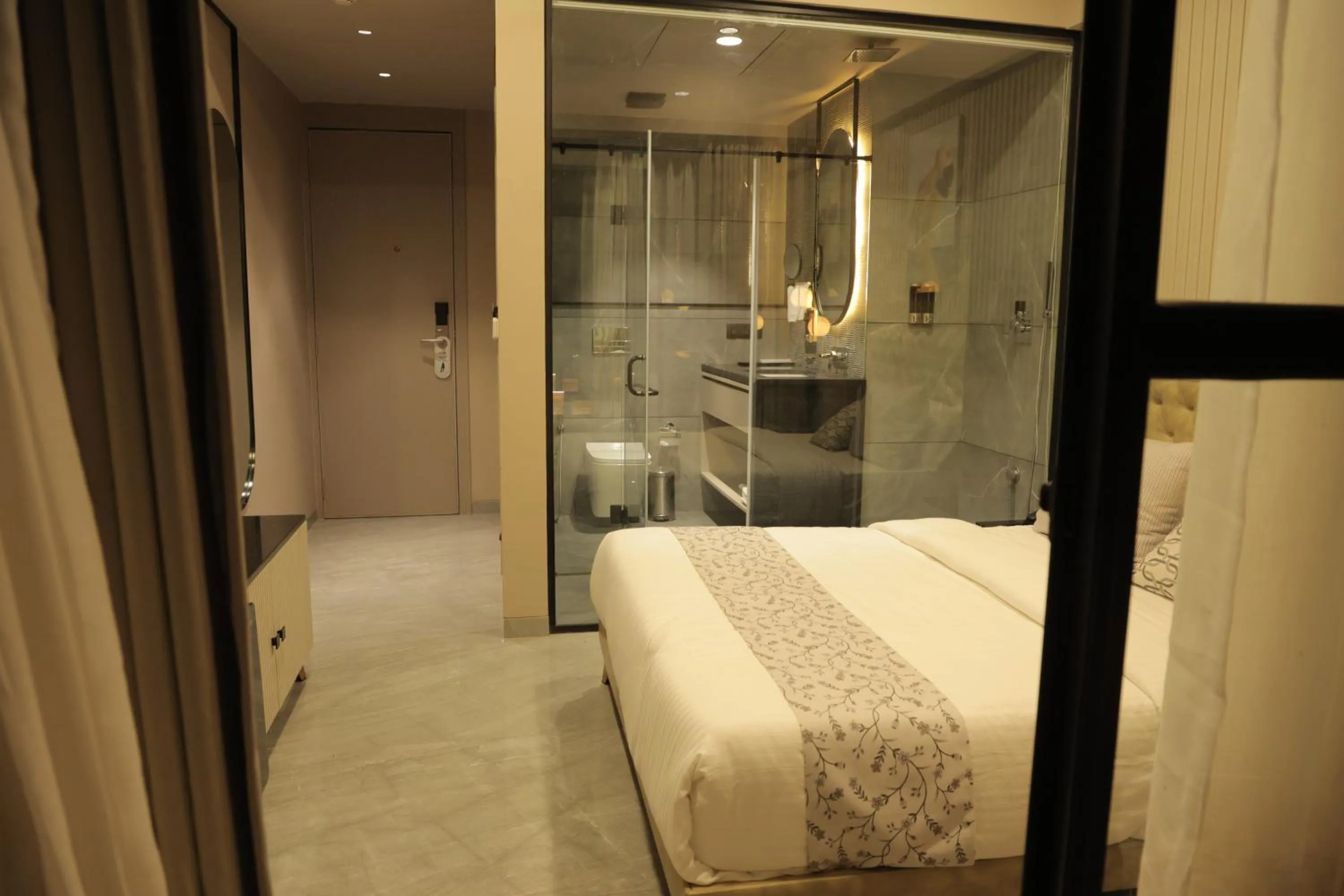 Bedroom, Bed in Apricot Motera