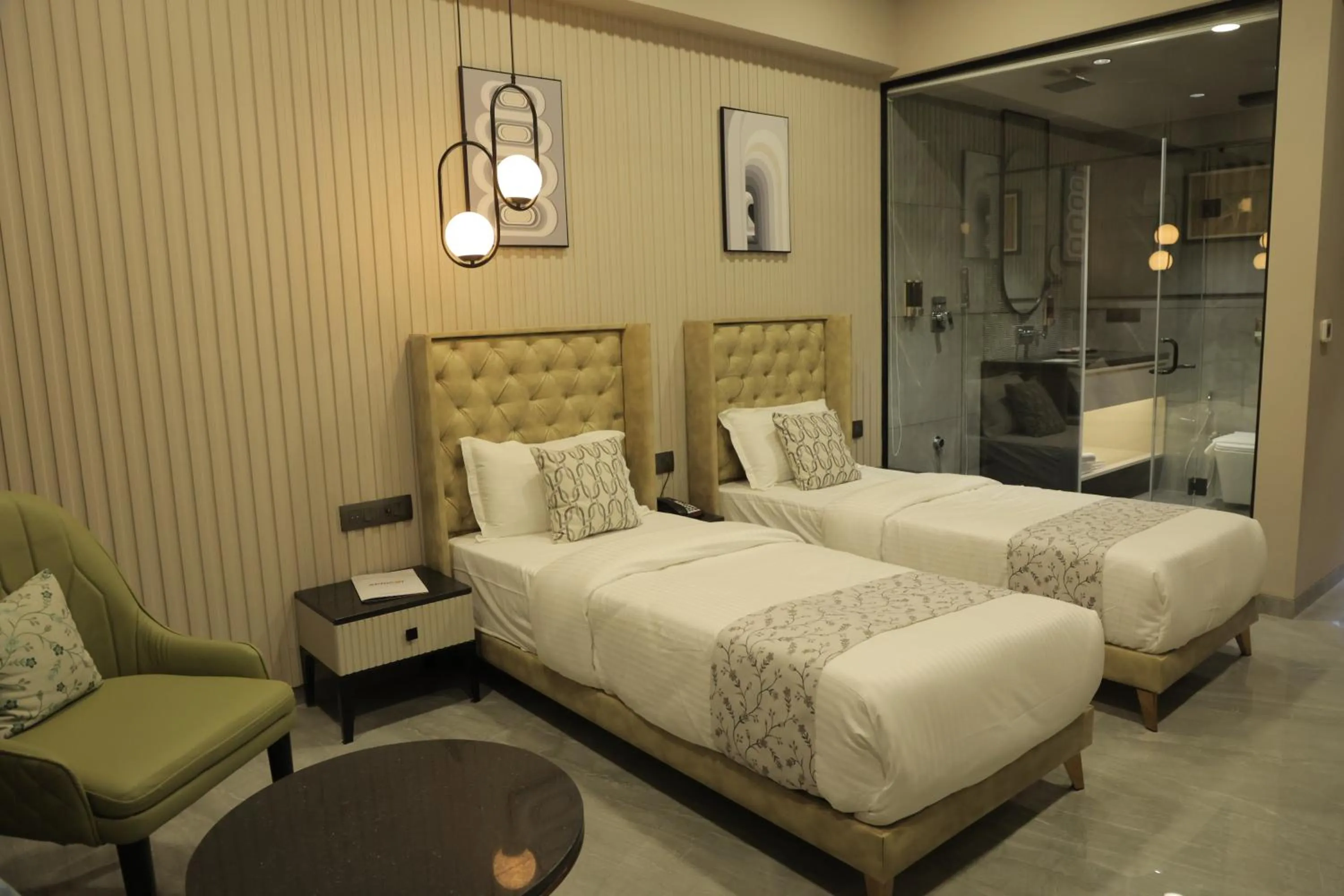 room service, Bed in Apricot Motera