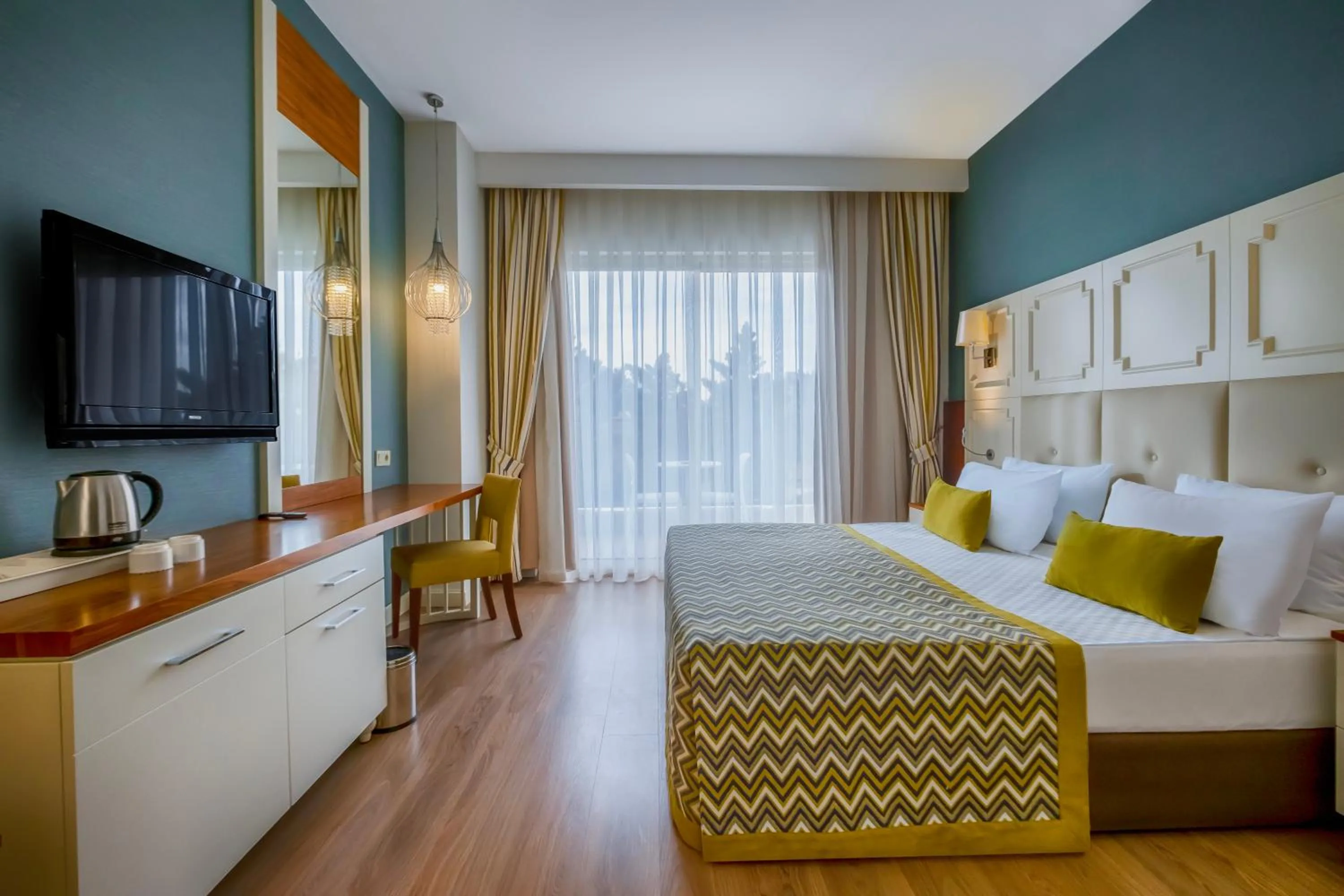 Bed in WELL PALACE SIDE