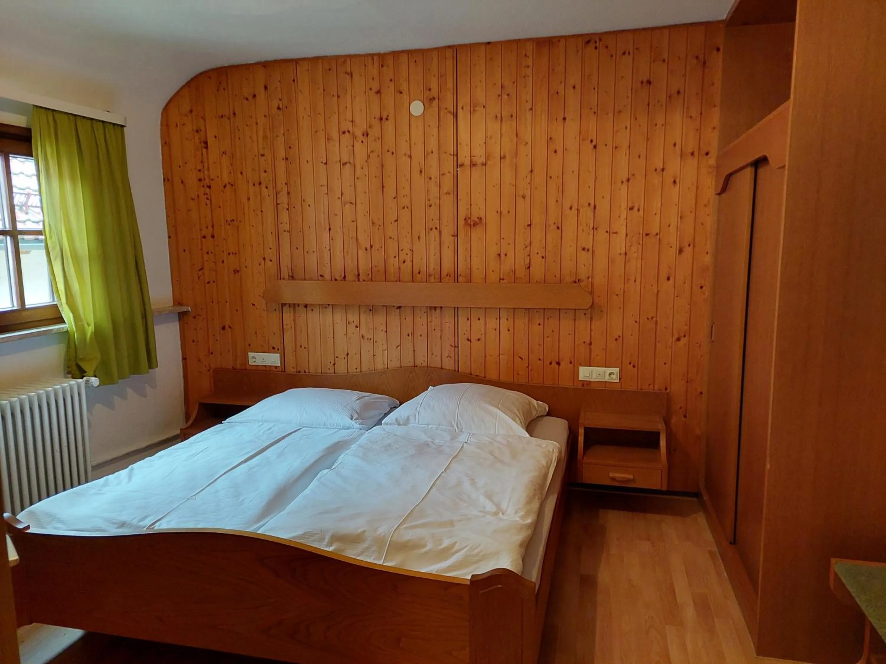 Bedroom, Bed in Gasthaus zur Krone