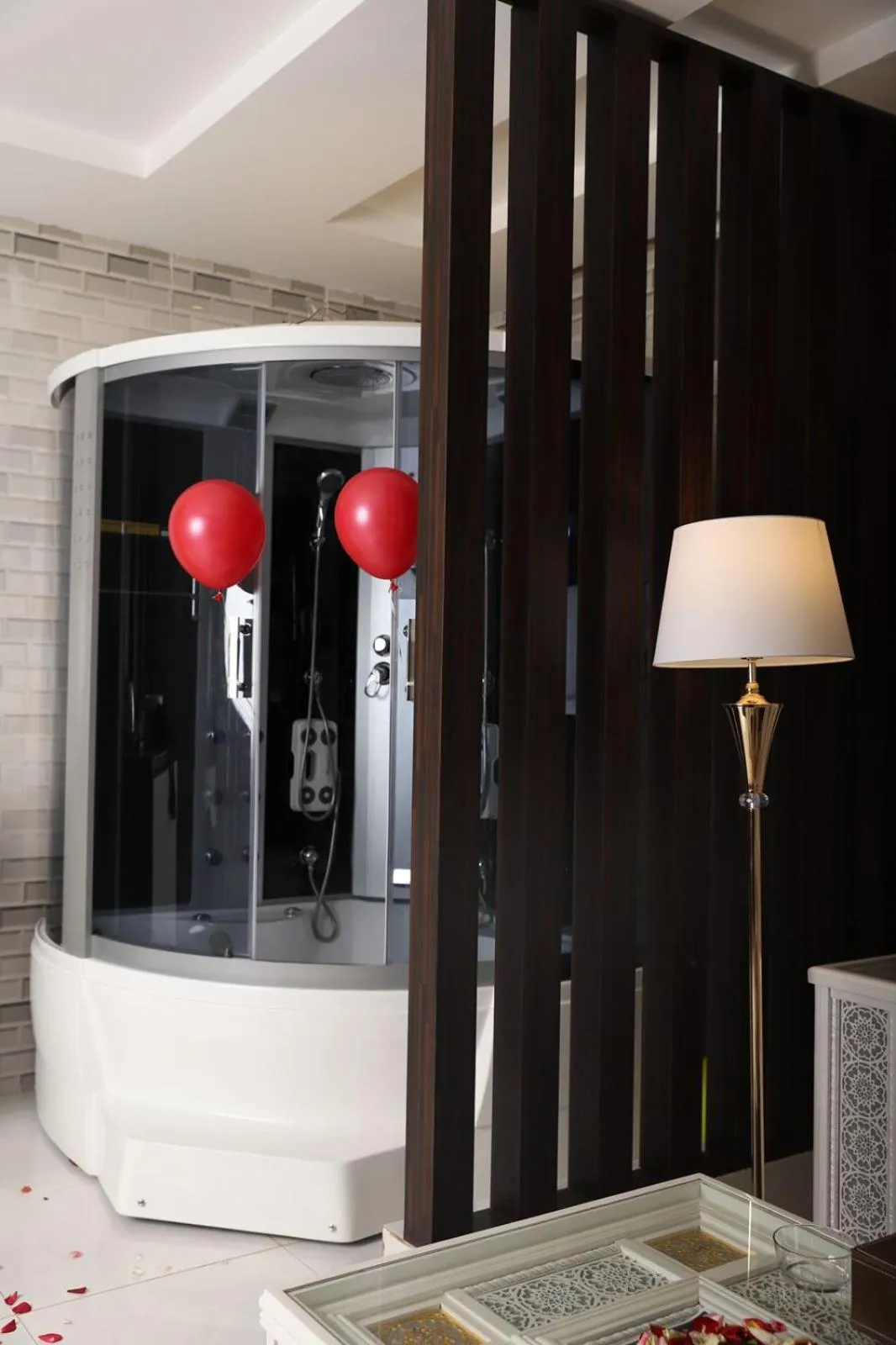 Shower in Golden Bujari Bisha