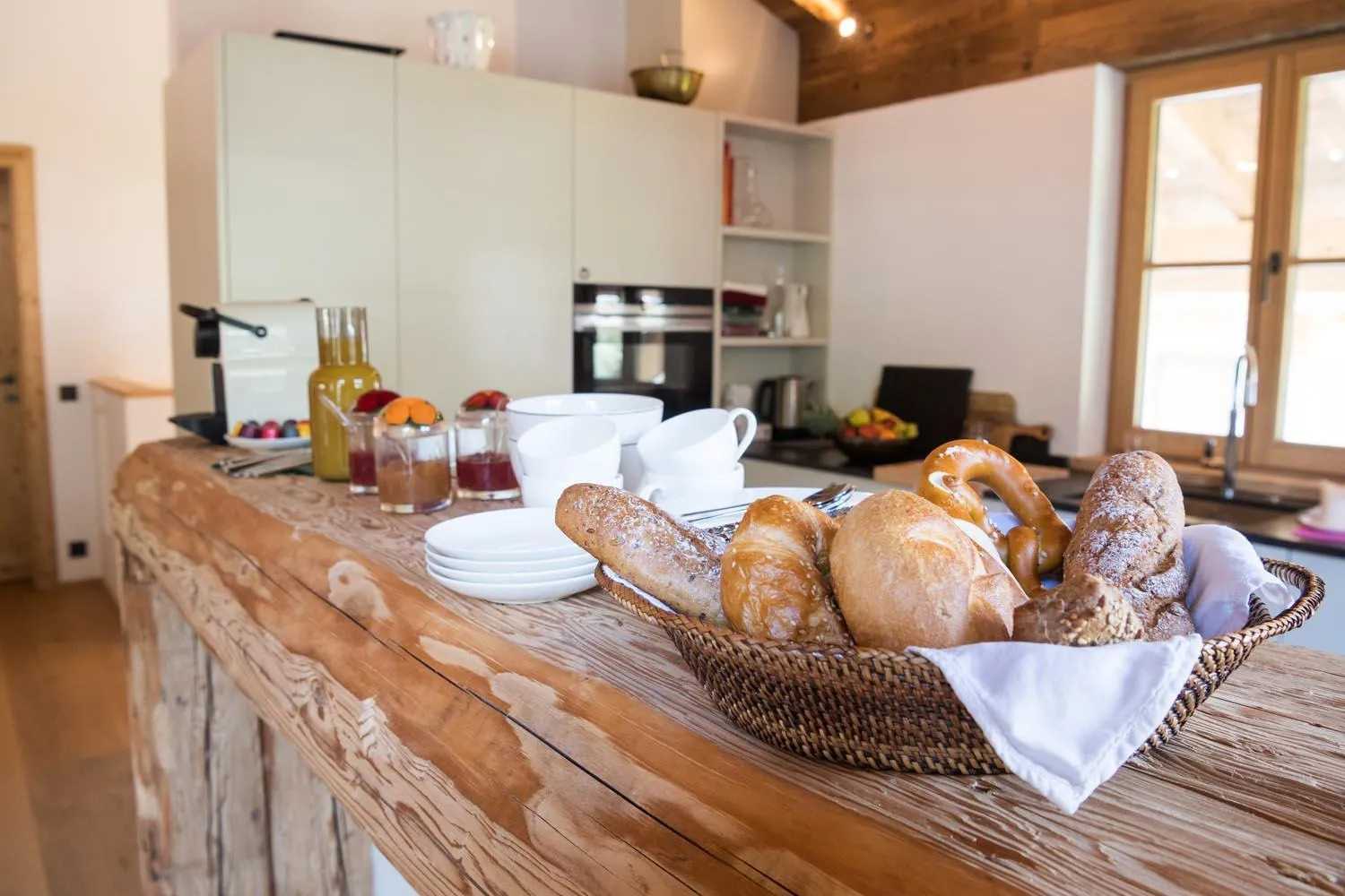 Kitchen or kitchenette in Chalet Marmotta CULM - Luxus Chalet Ski-In Ski-Out