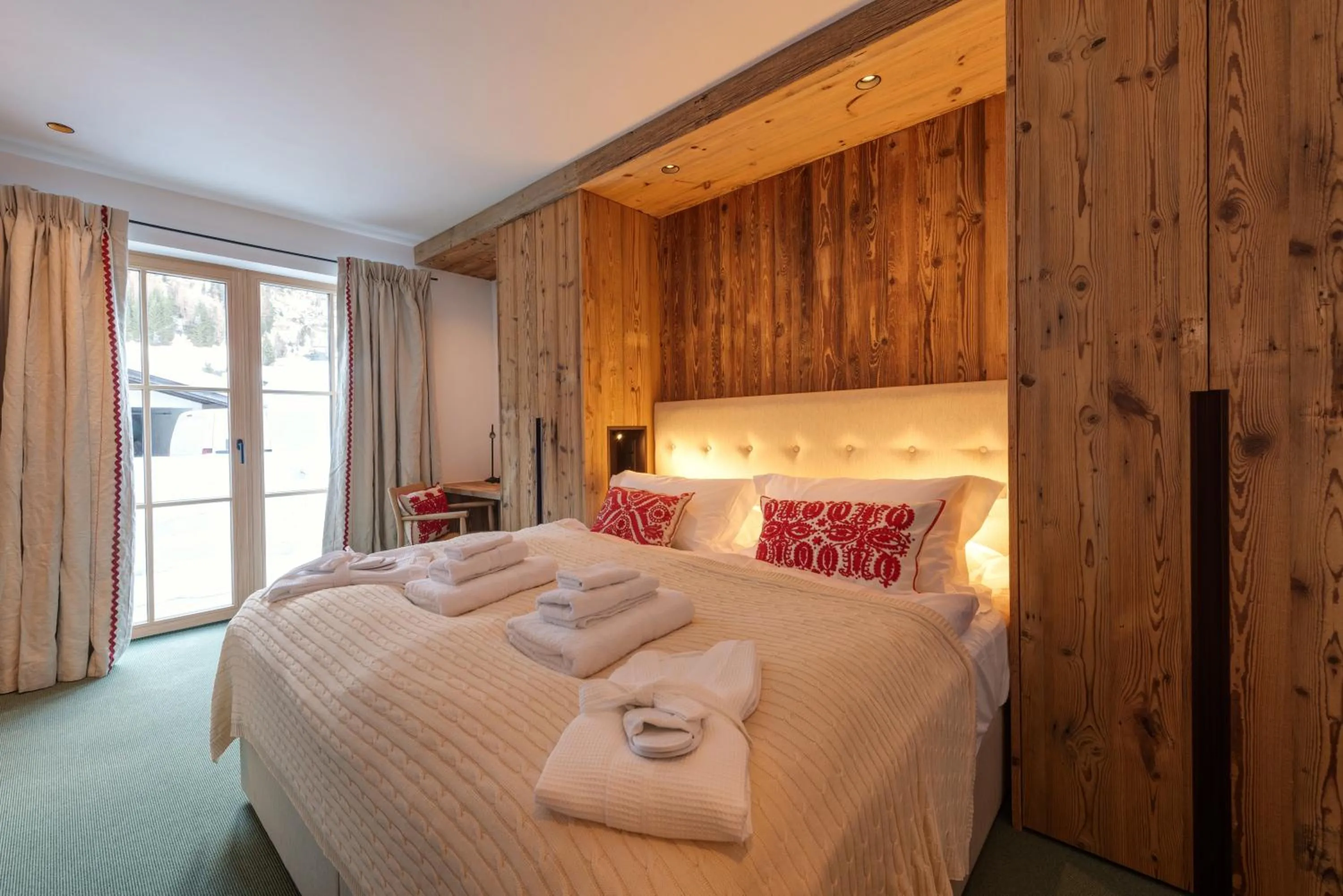Bedroom in Chalet Marmotta CULM - Luxus Chalet Ski-In Ski-Out