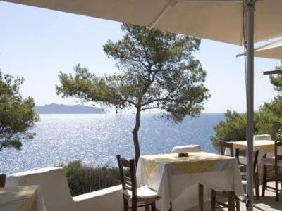 Restaurant/places to eat in Agistri Club Hotel
