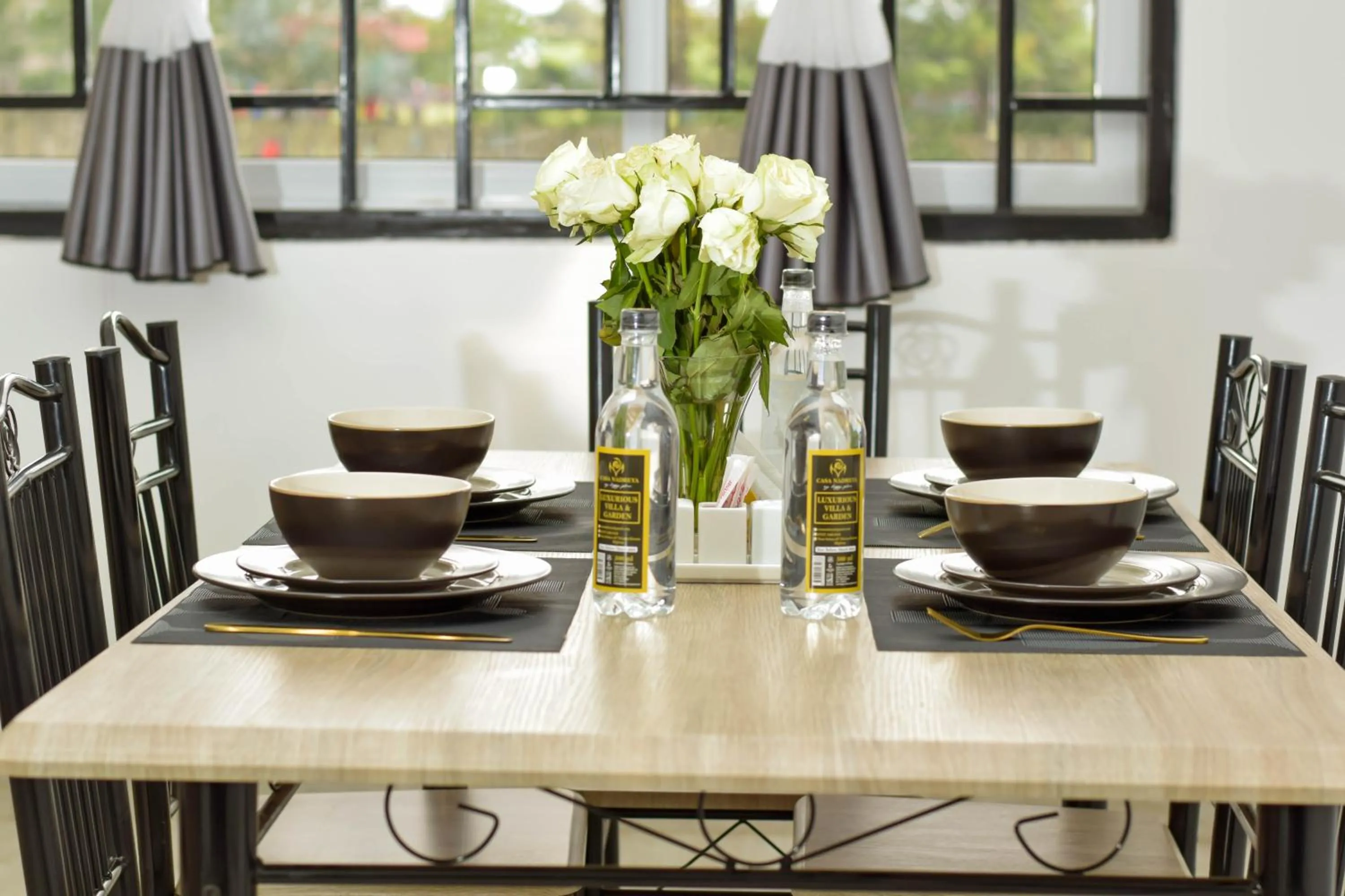 Dining area in Casa Nadreya Home