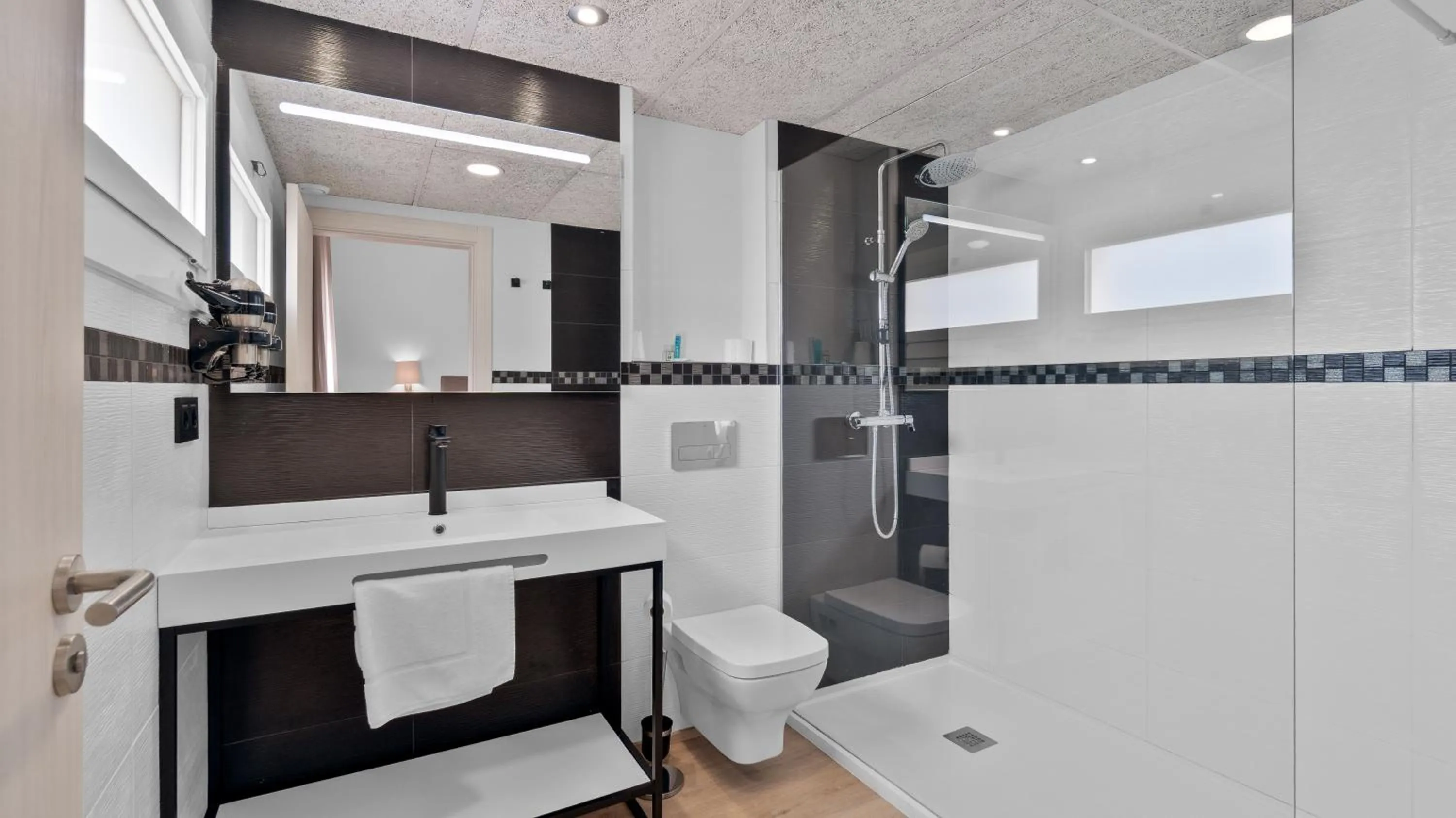 Shower in Hotel Costa Brava