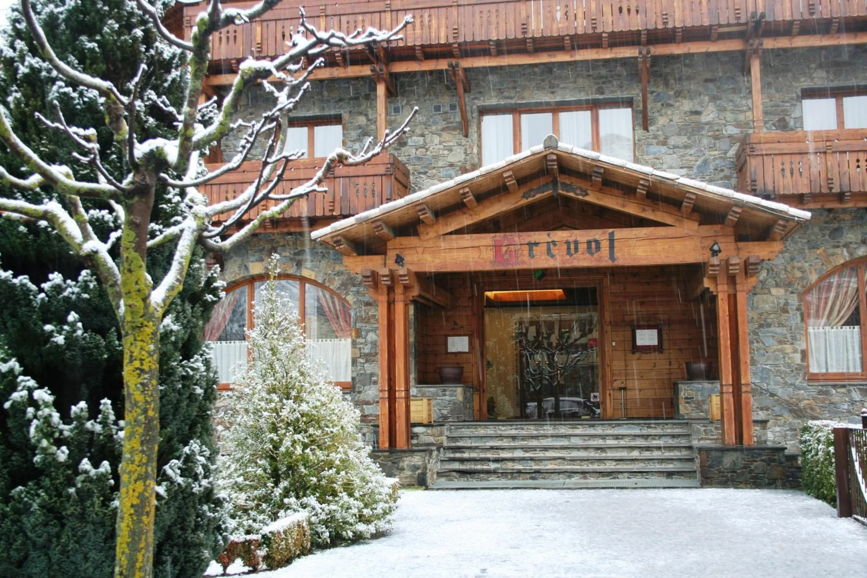 Property building in Hotel Grèvol Spa