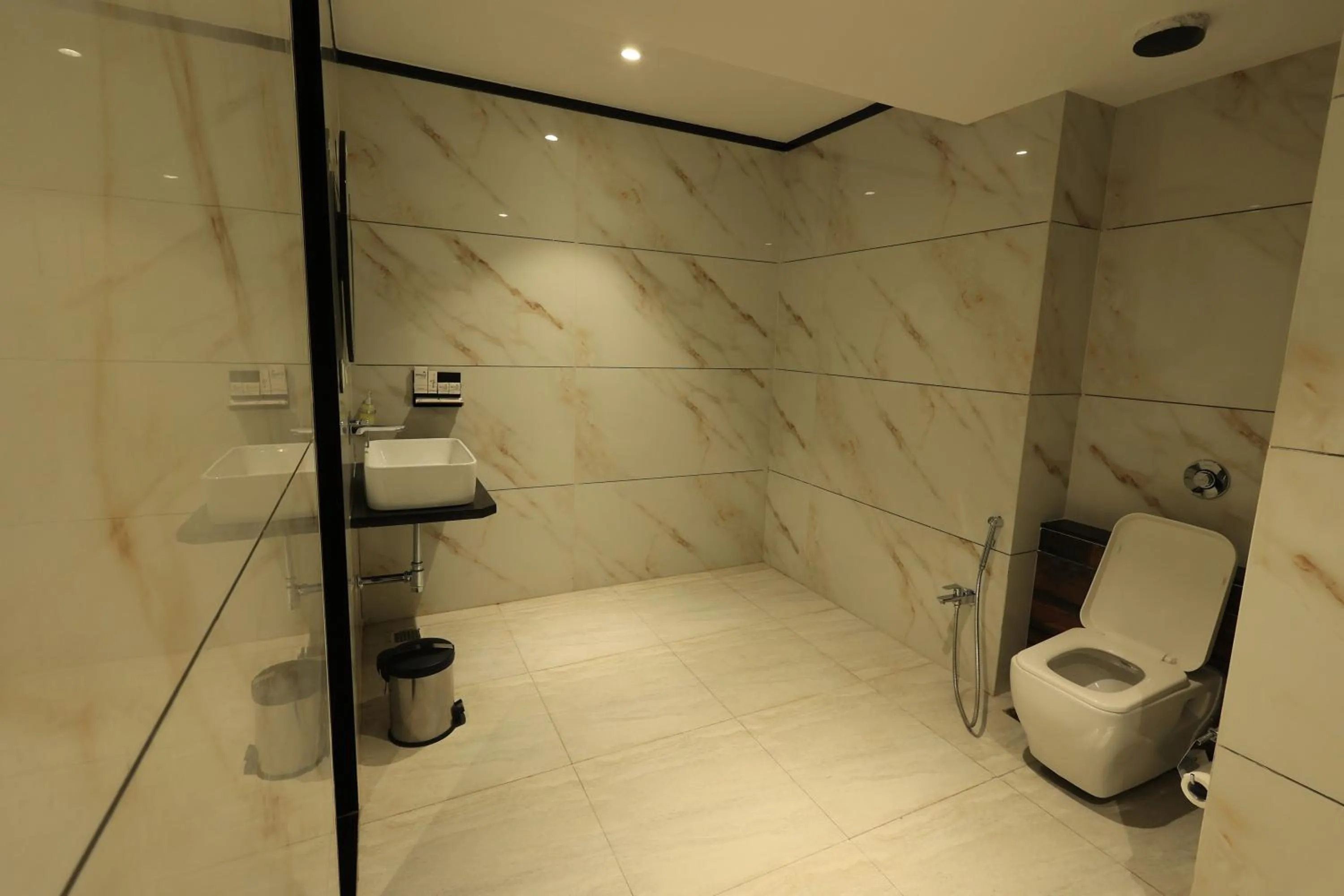 Krishna Hotel And Resort