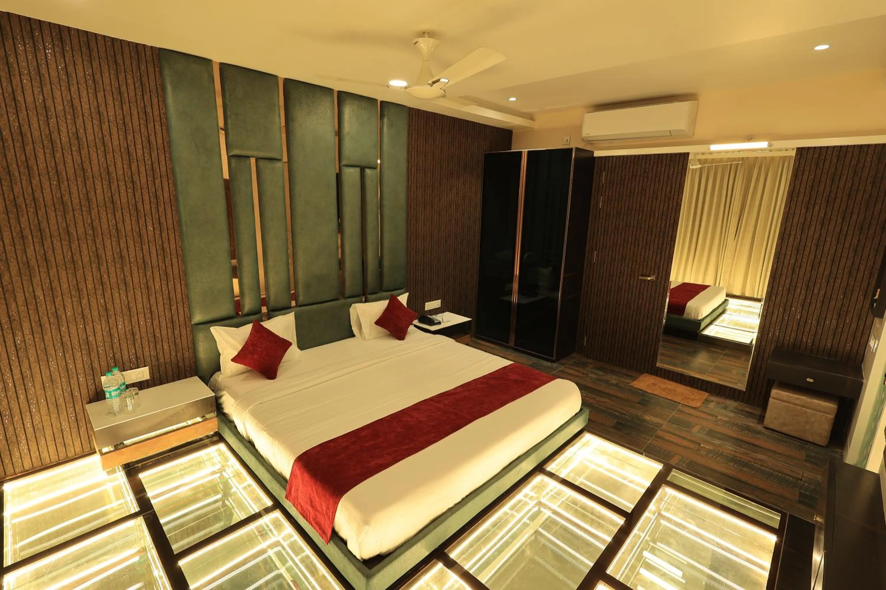 Krishna Hotel And Resort