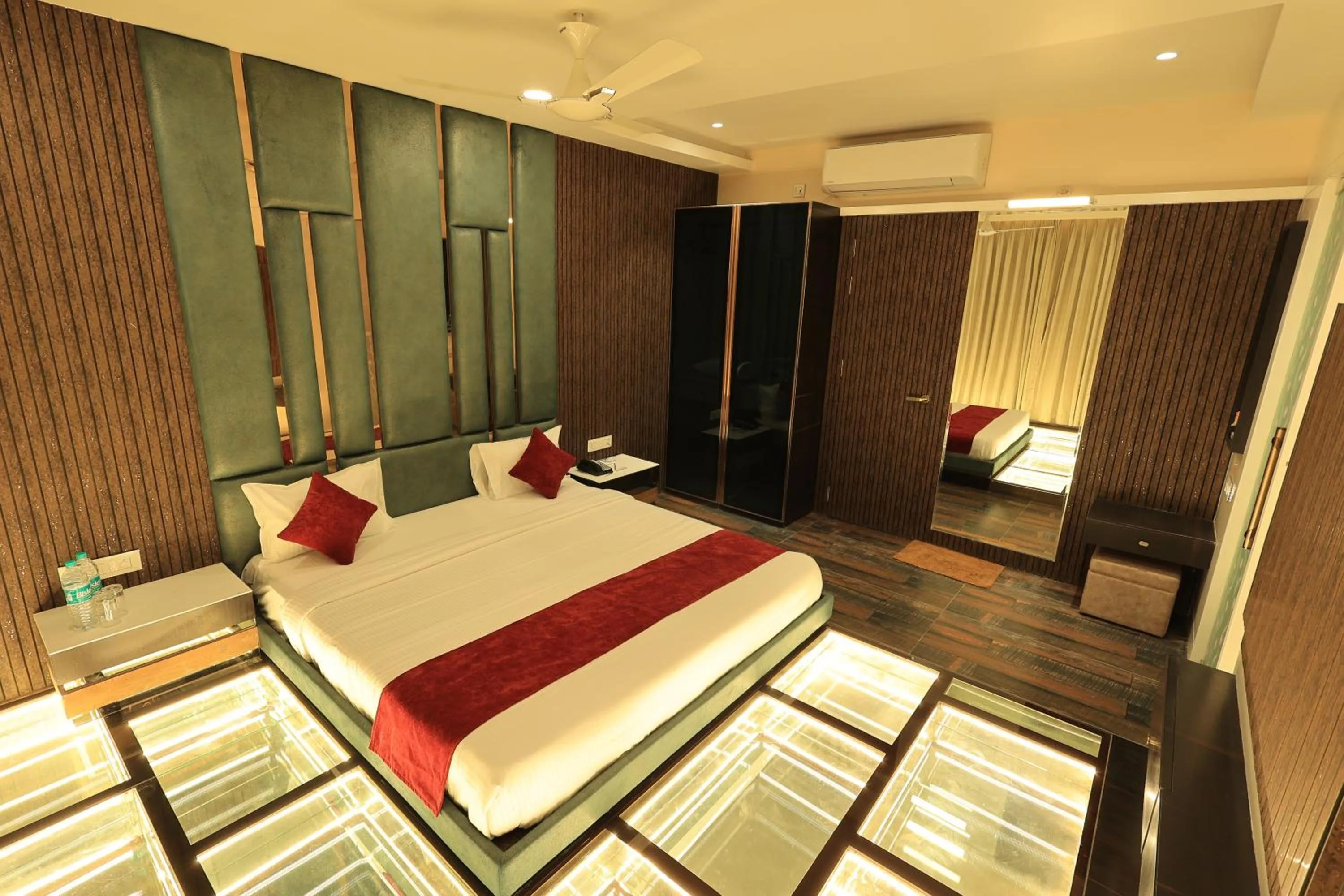 Krishna Hotel And Resort