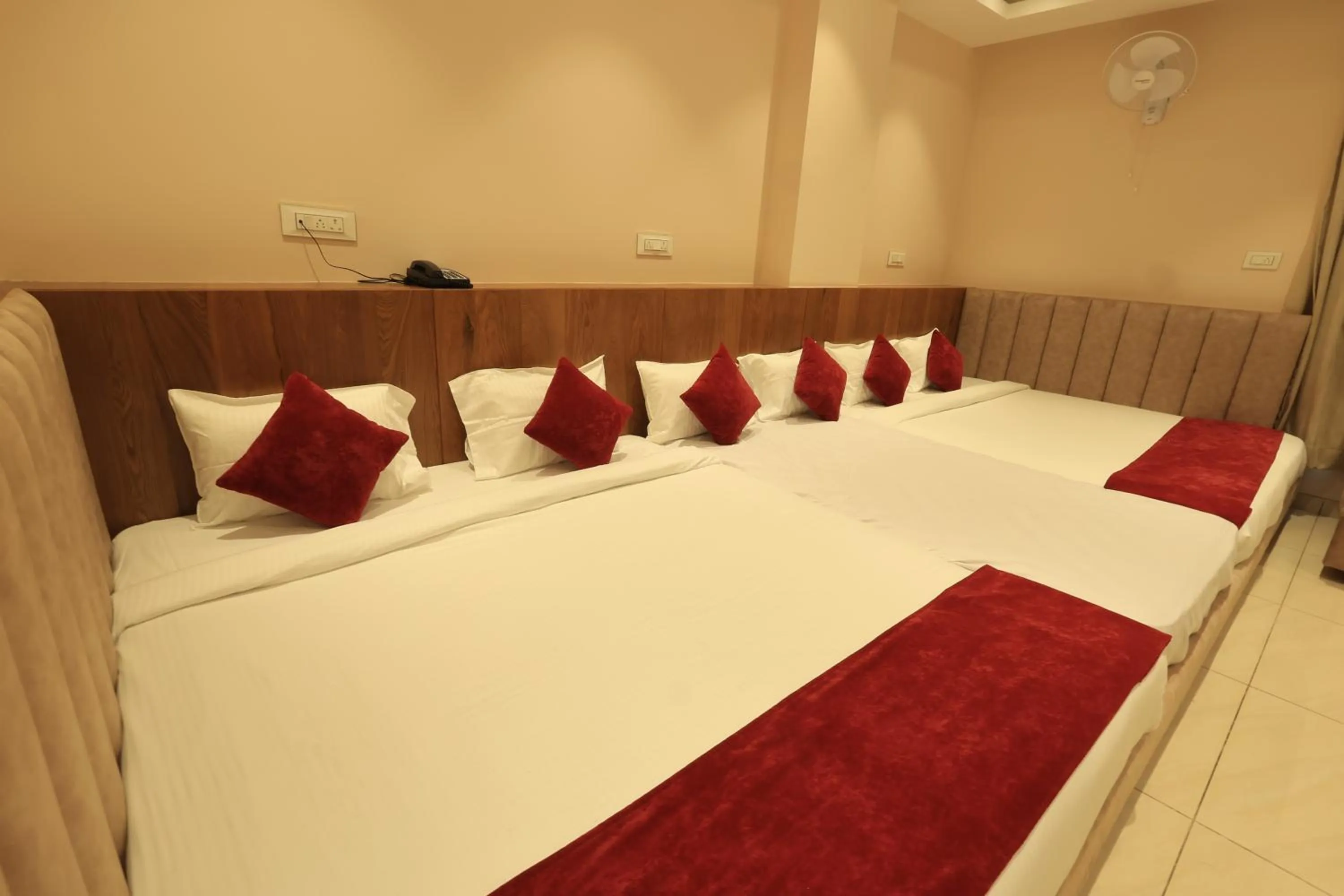 Krishna Hotel And Resort