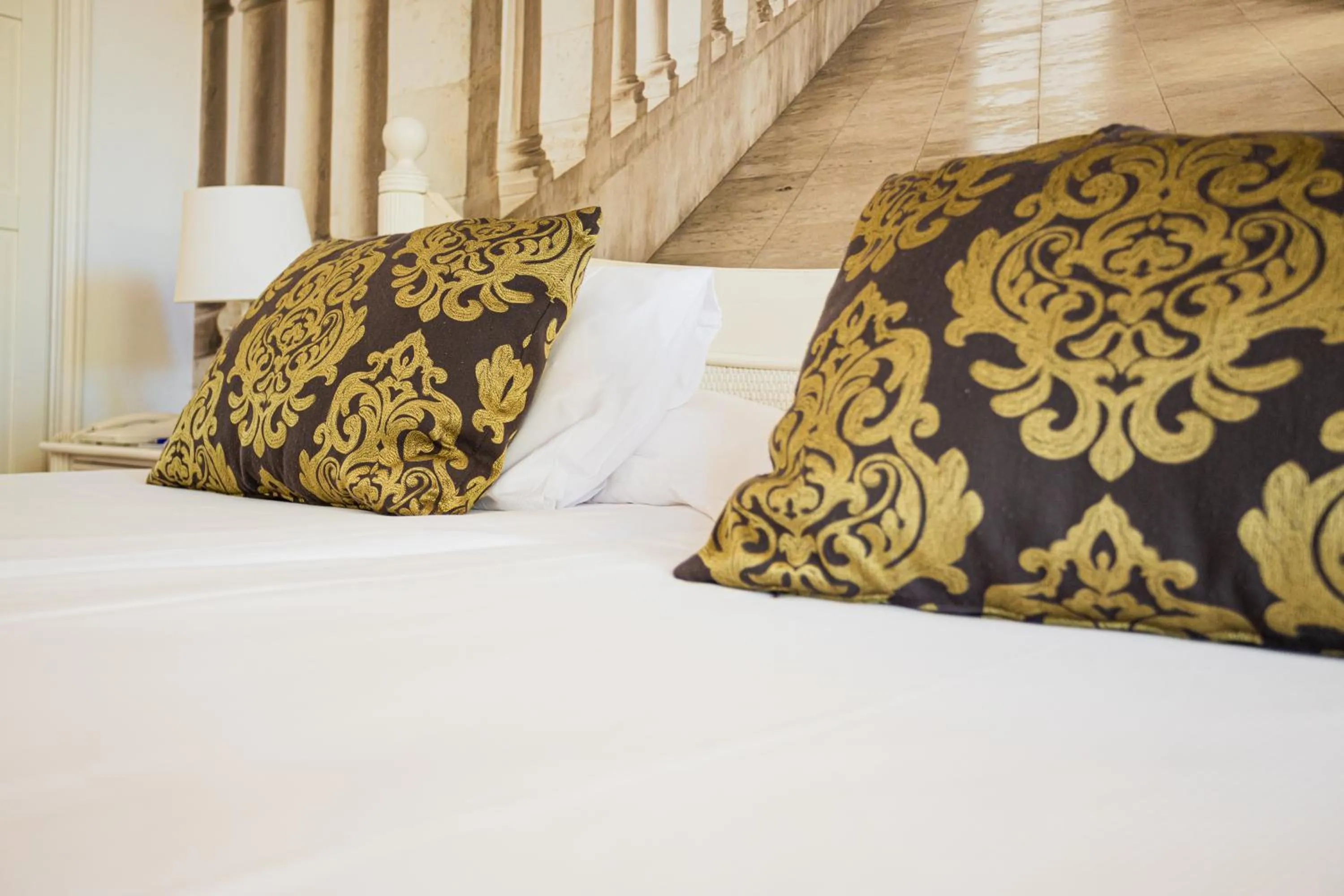 Bed in Lago Garden Apart-Suites & Spa Hotel