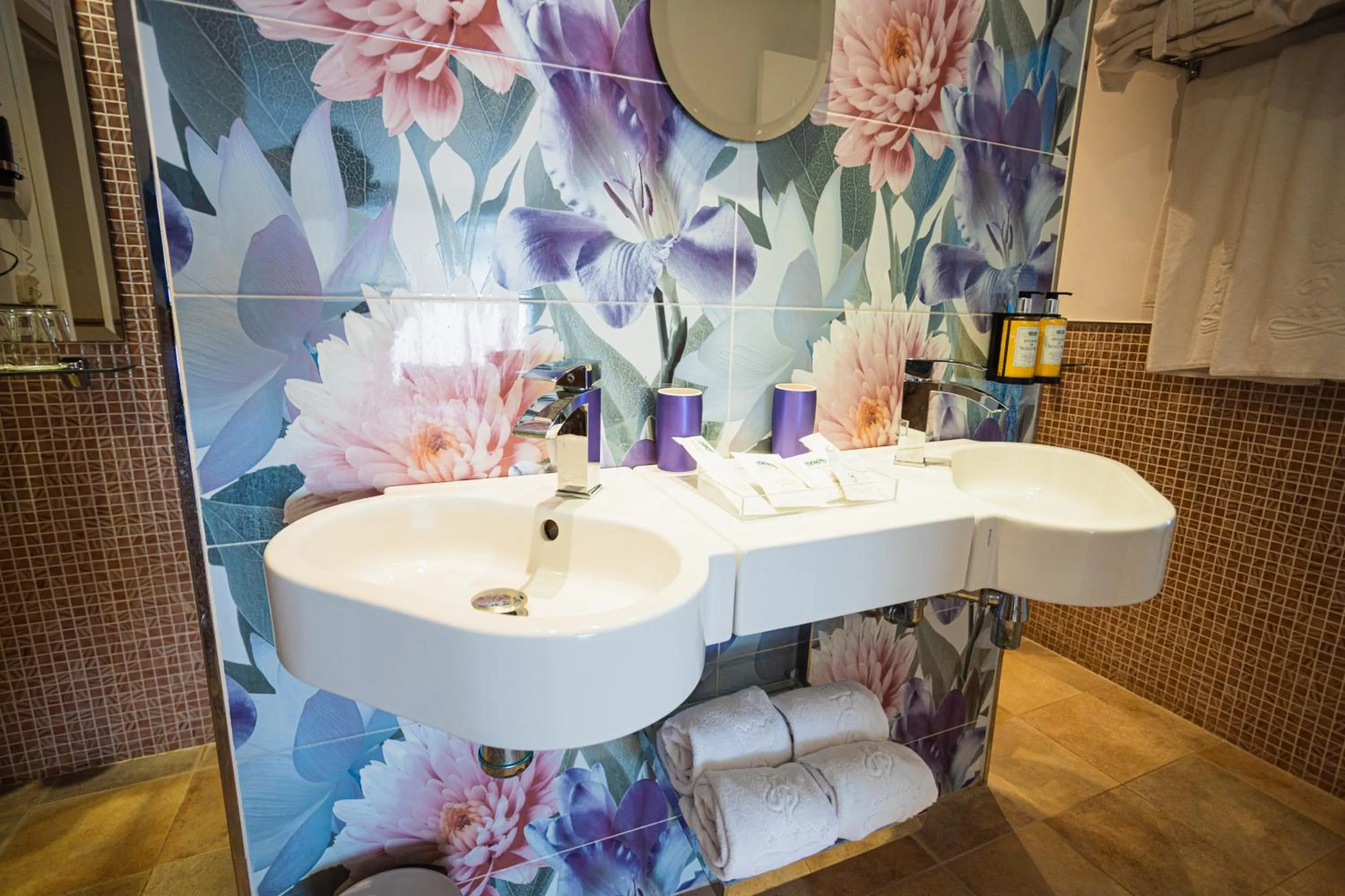 Bathroom in Lago Garden Apart-Suites & Spa Hotel