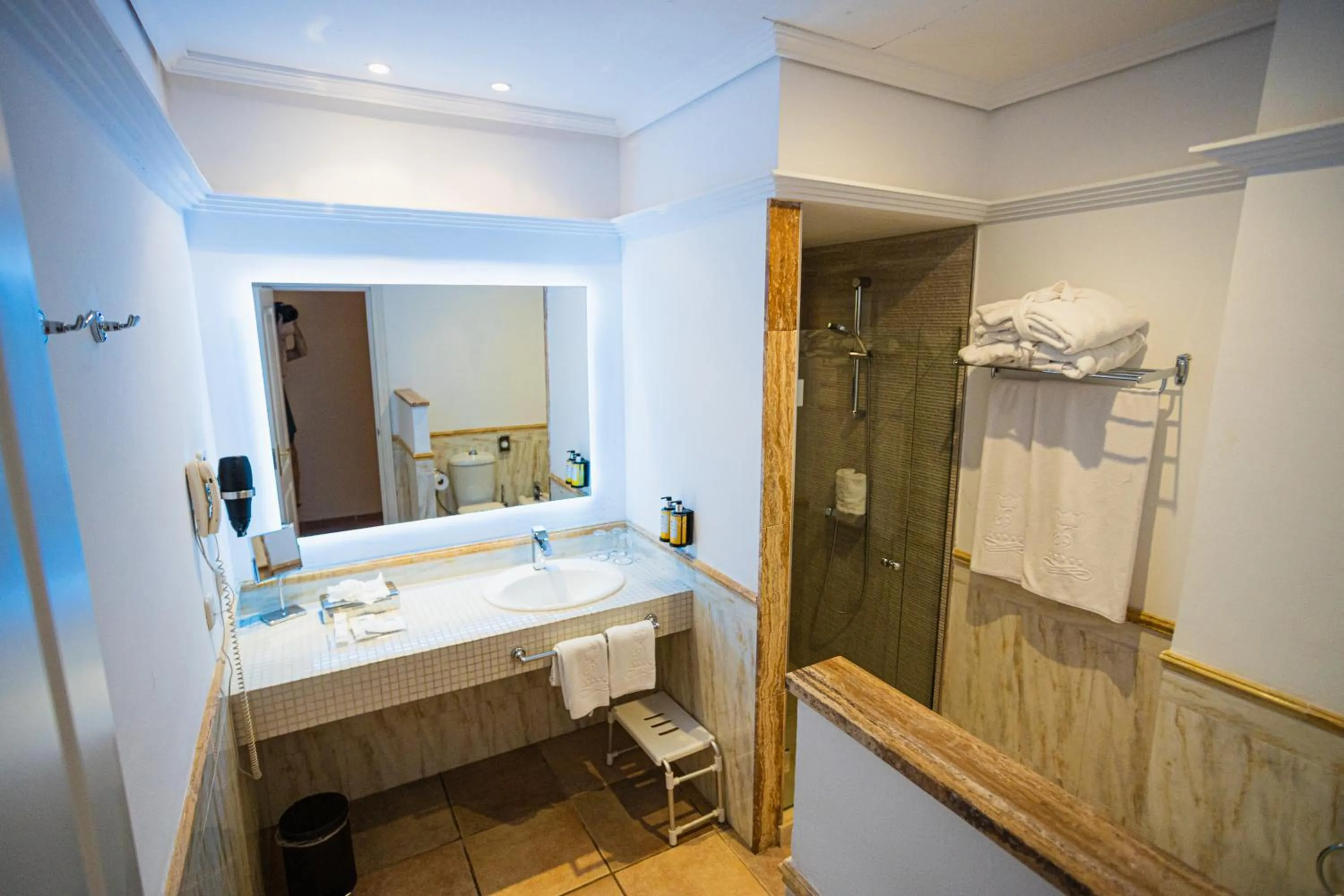 Bathroom in Lago Garden Apart-Suites & Spa Hotel