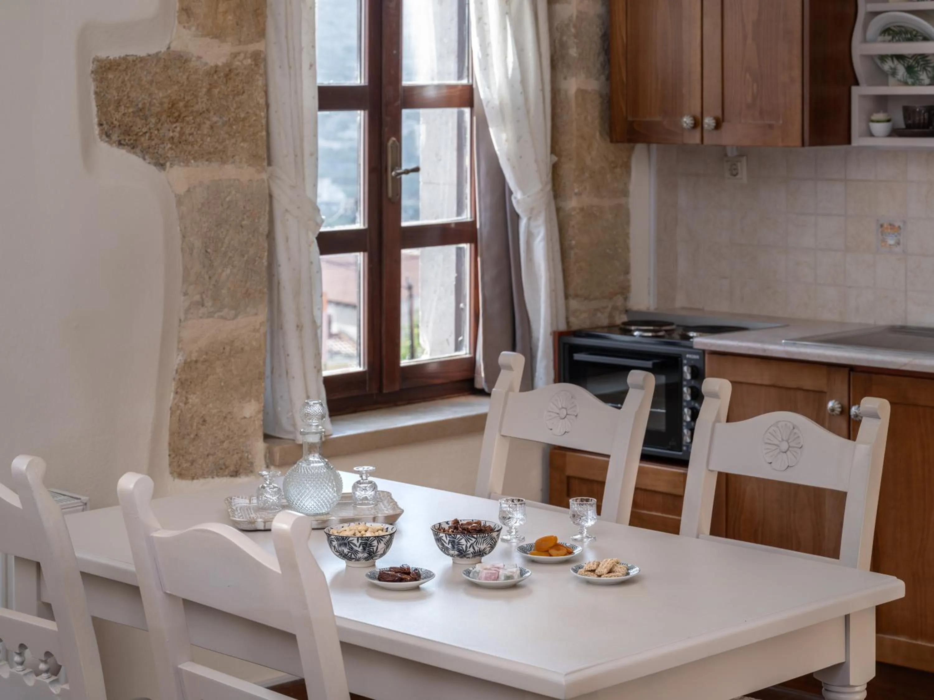 Dining area in Arhontiko Arhanes Suites