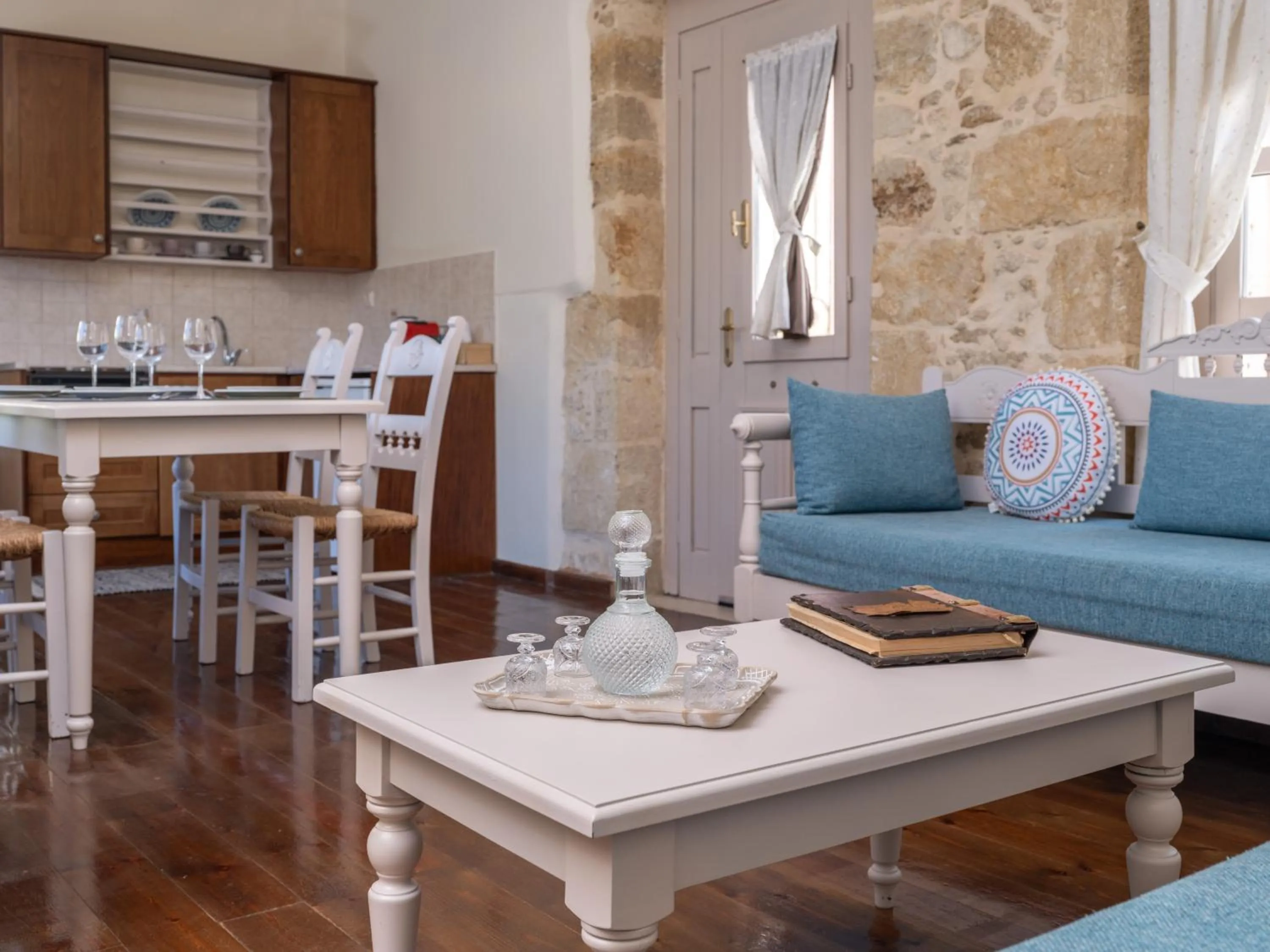 Arhontiko Arhanes Suites