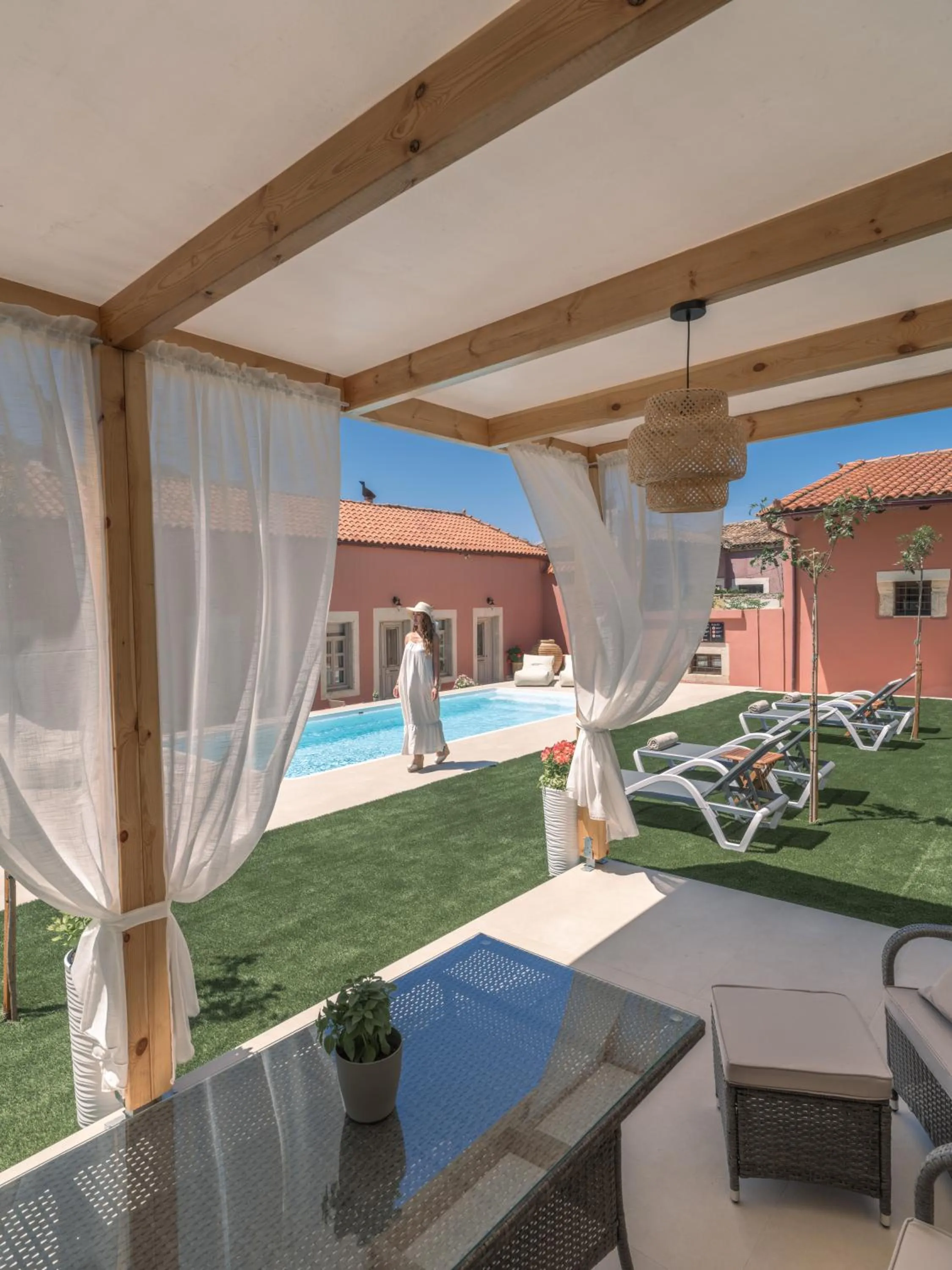 Arhontiko Arhanes Suites