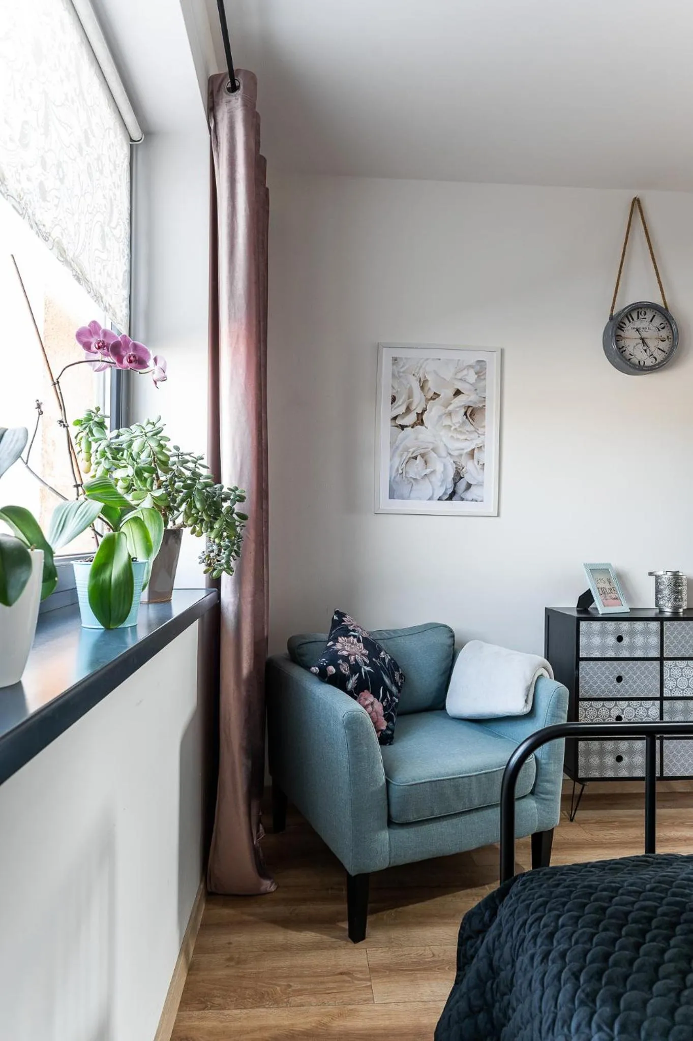 Seating area in New Spacious Apartment with City View