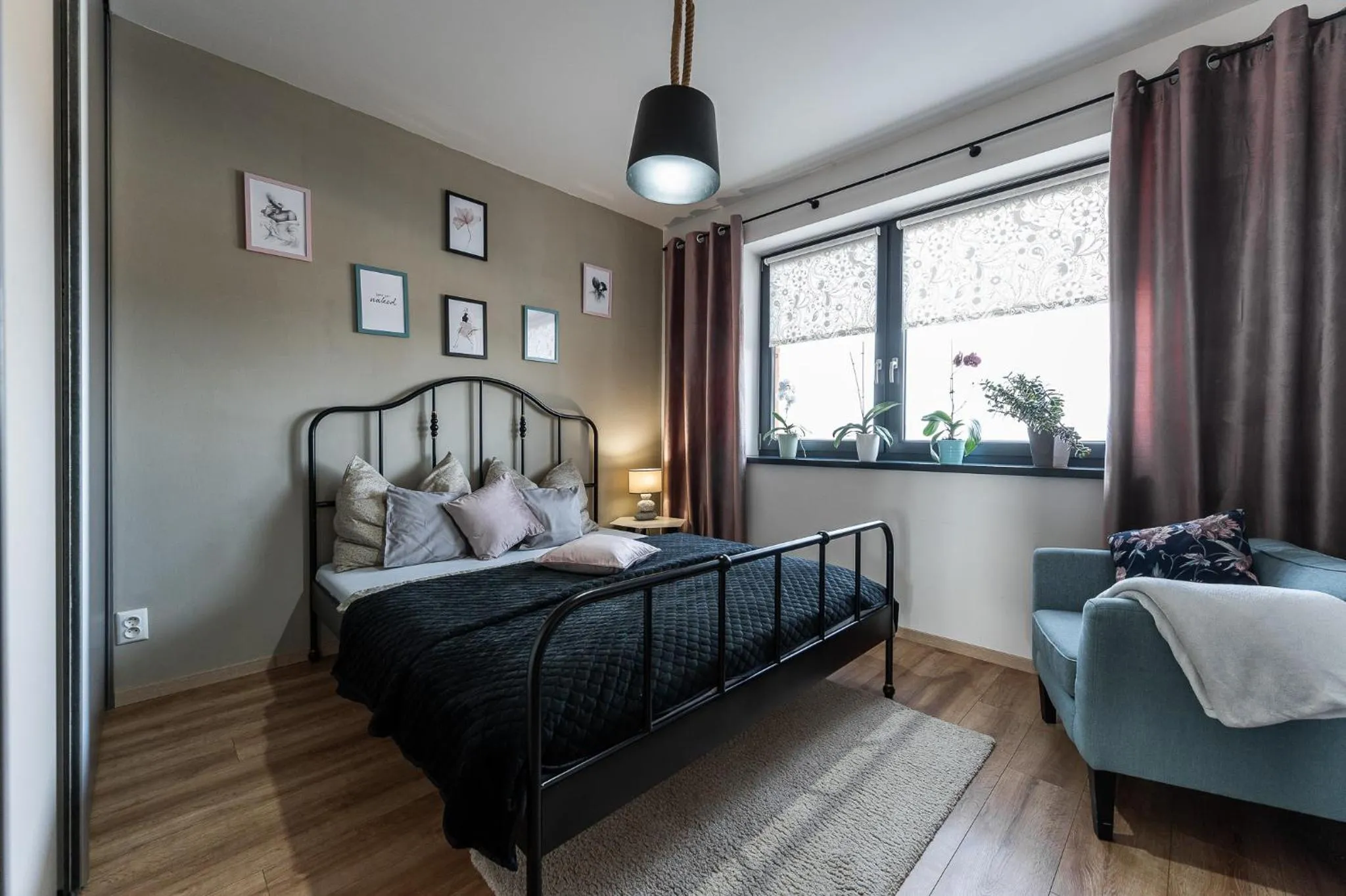 Bed in New Spacious Apartment with City View