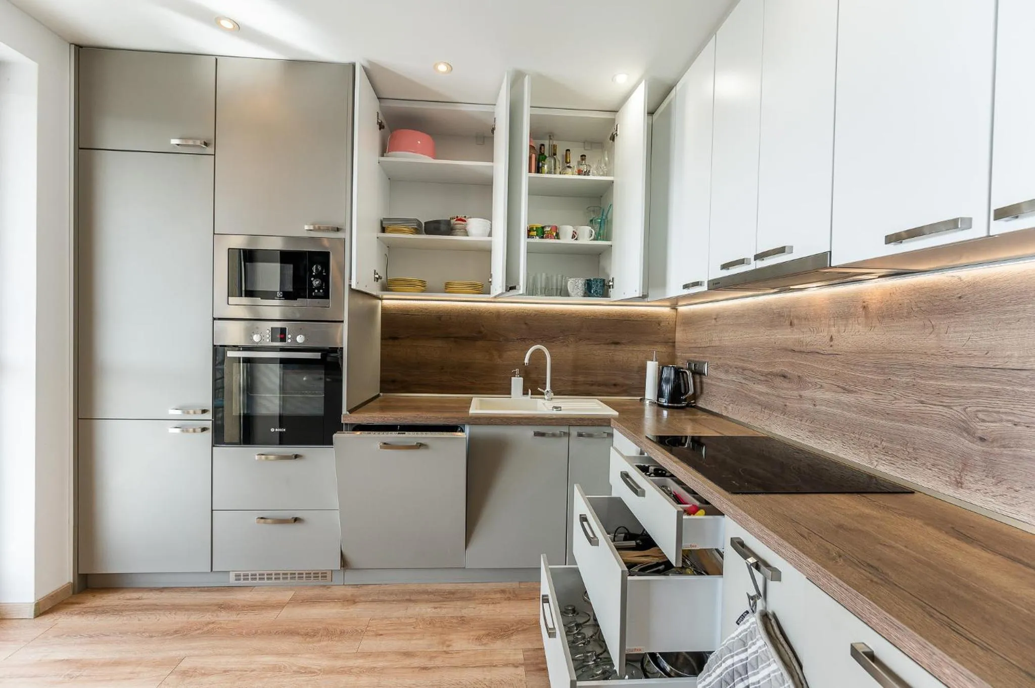 Coffee/tea facilities in New Spacious Apartment with City View