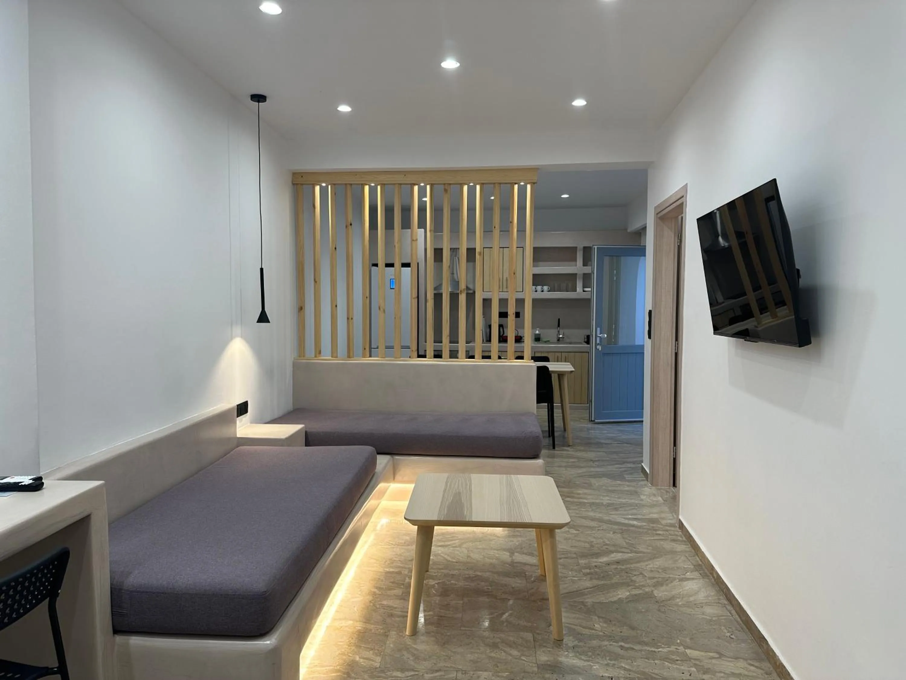 TV and multimedia in Aphrodite Hotel & Apartments