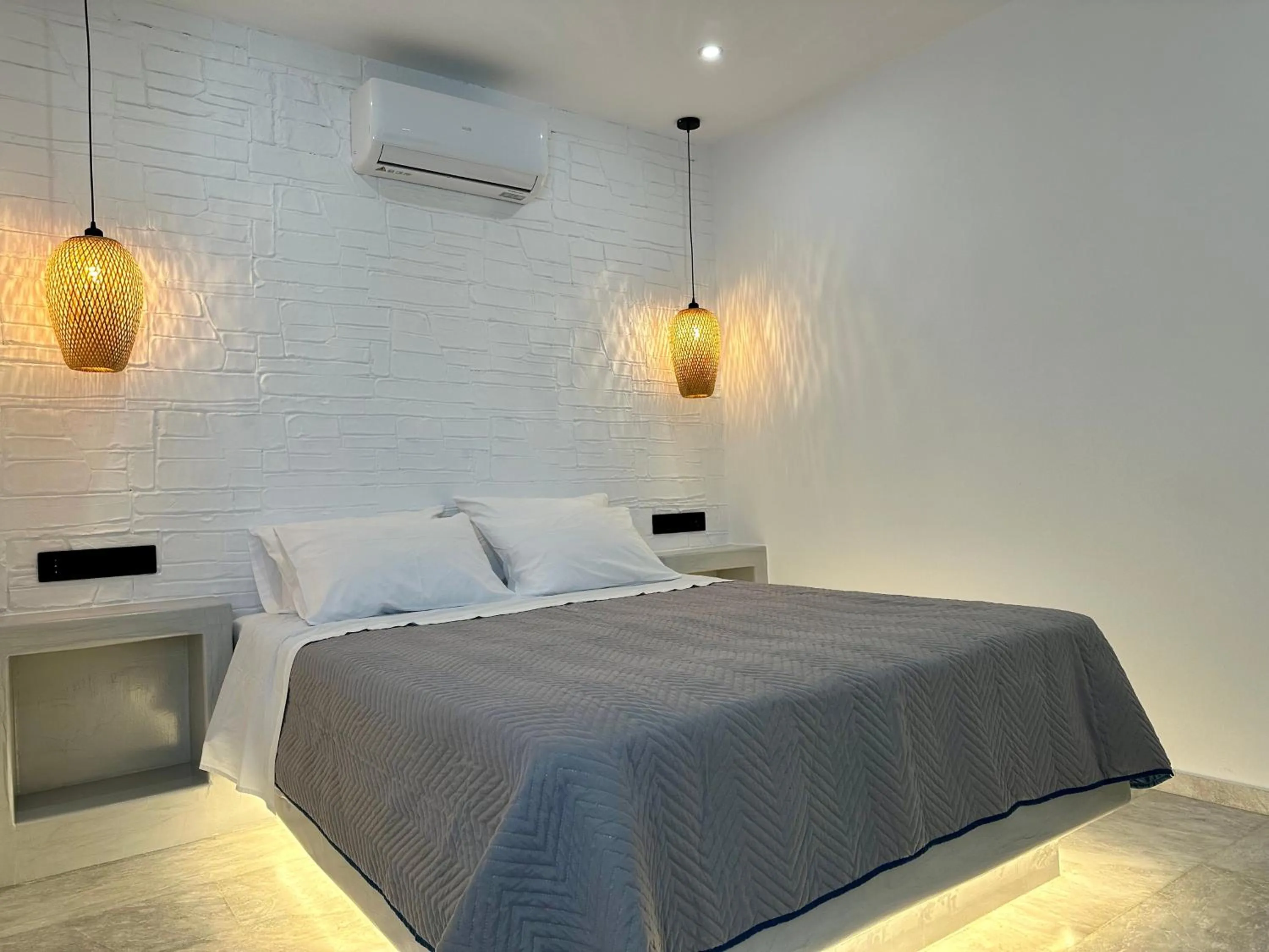 Photo of the whole room, Bed in Aphrodite Hotel & Apartments