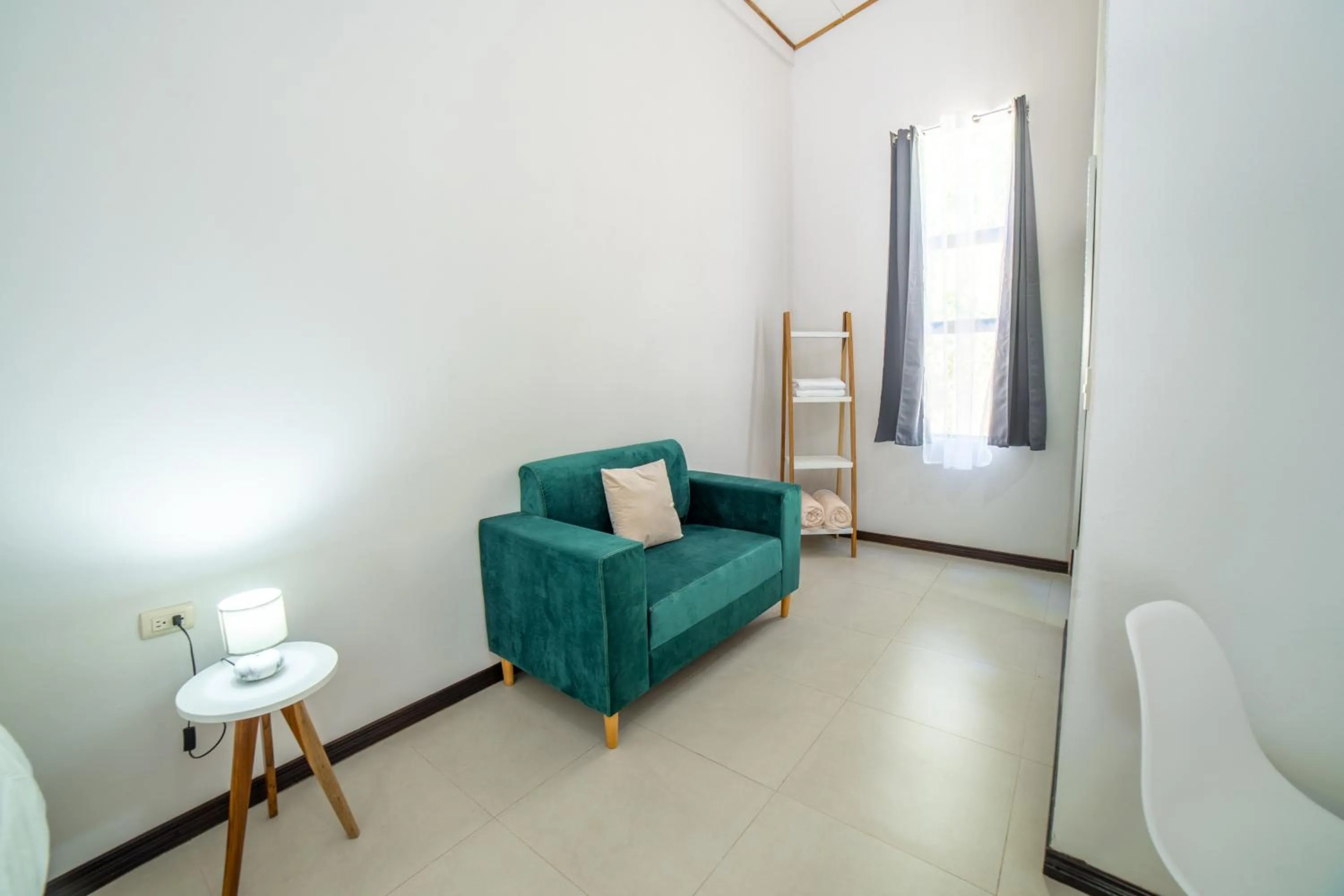 Living room in Natüra Hotel Monteverde