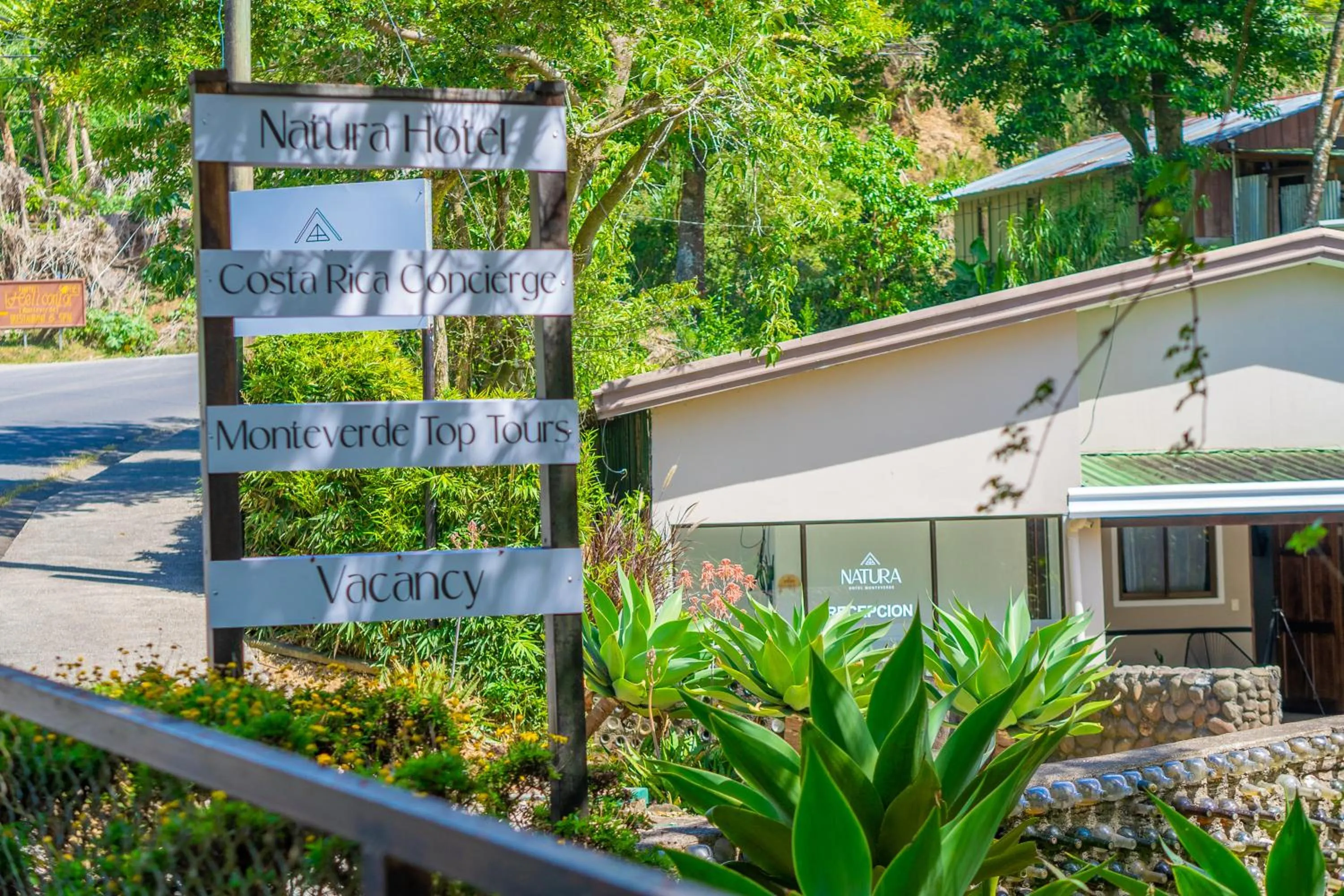 Facade/entrance in Natüra Hotel Monteverde