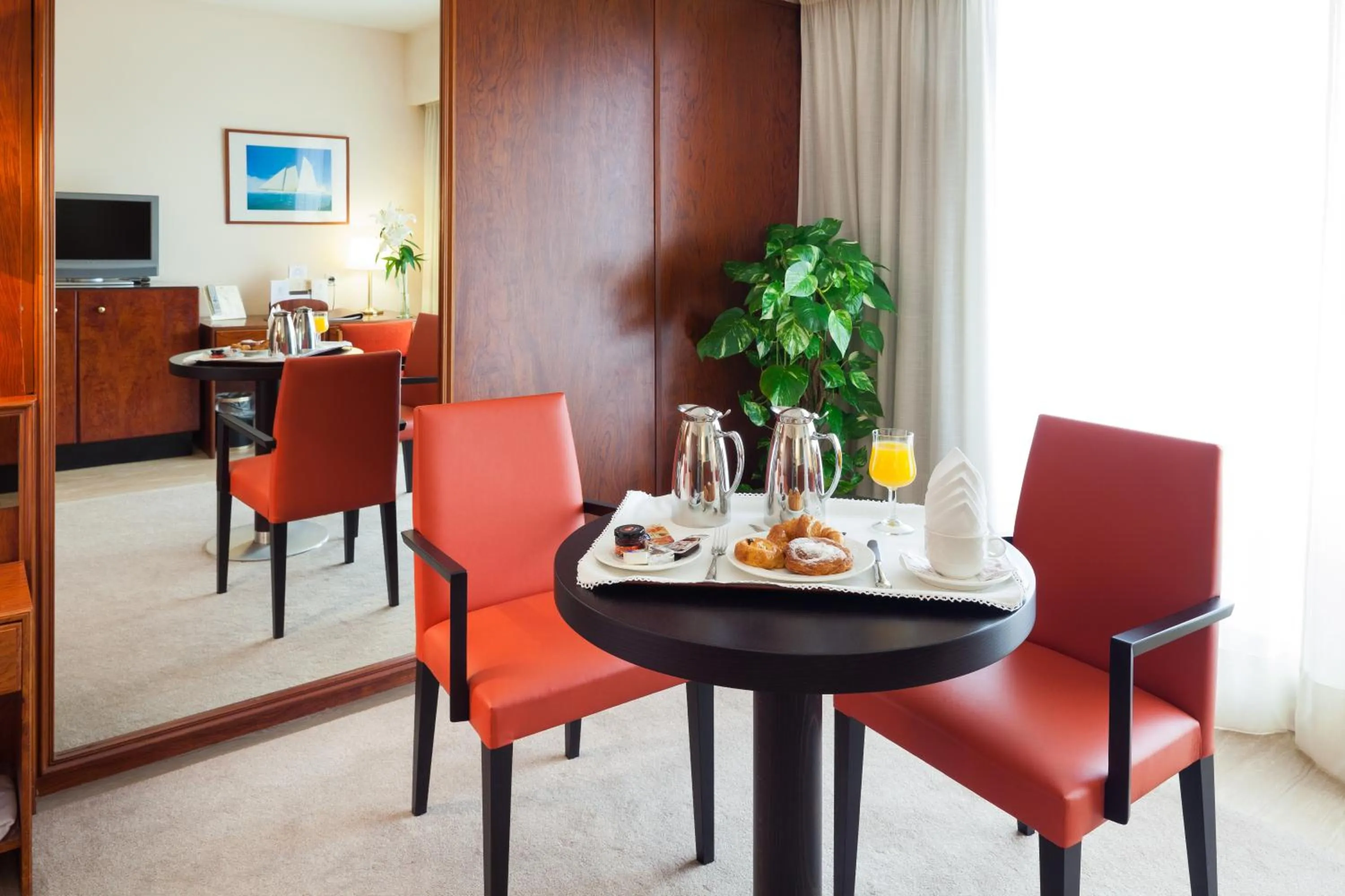 Shower in Hotel Royal Plaza