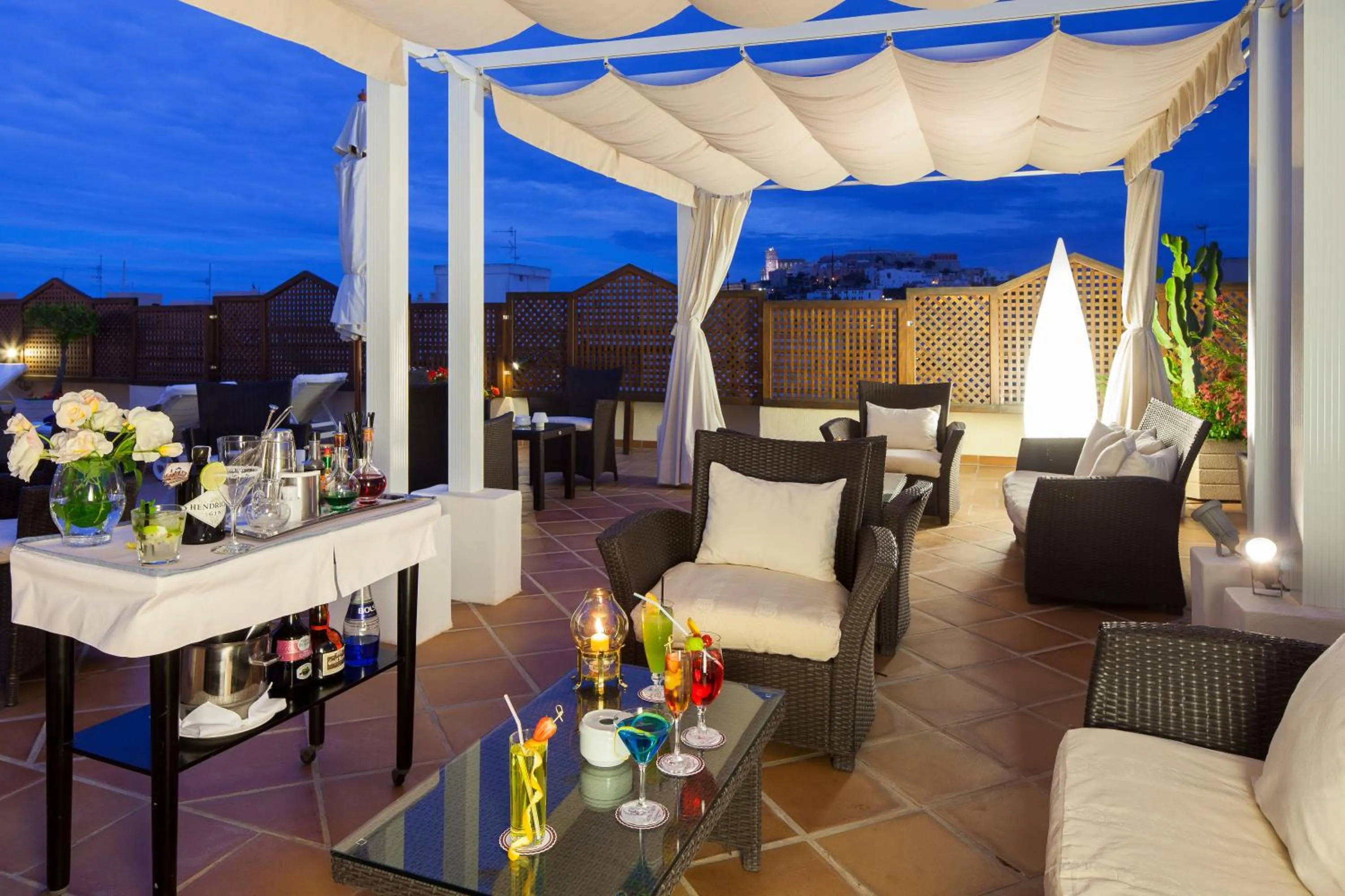 Patio in Hotel Royal Plaza