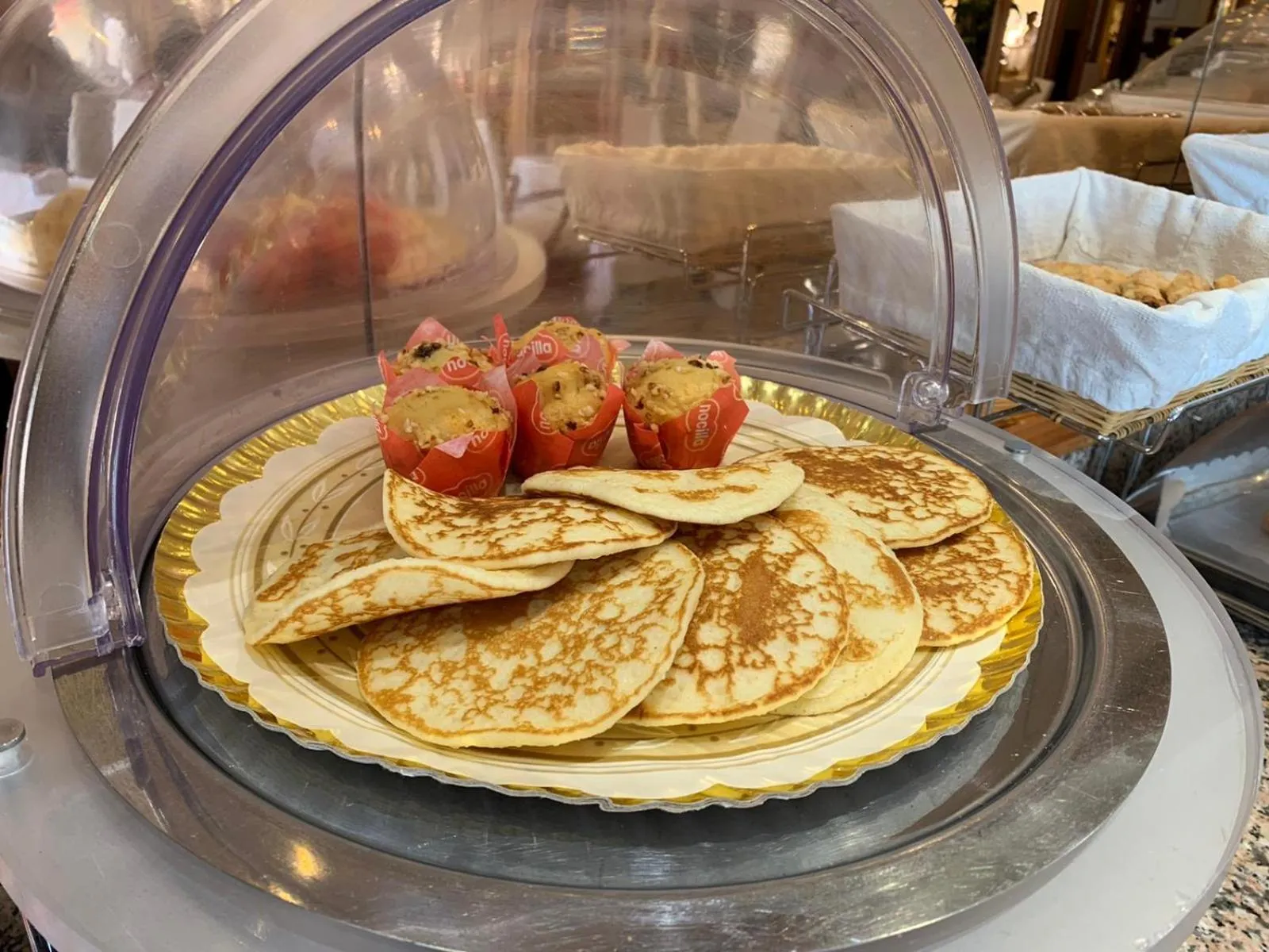 Food and drinks in Hotel Royal Plaza