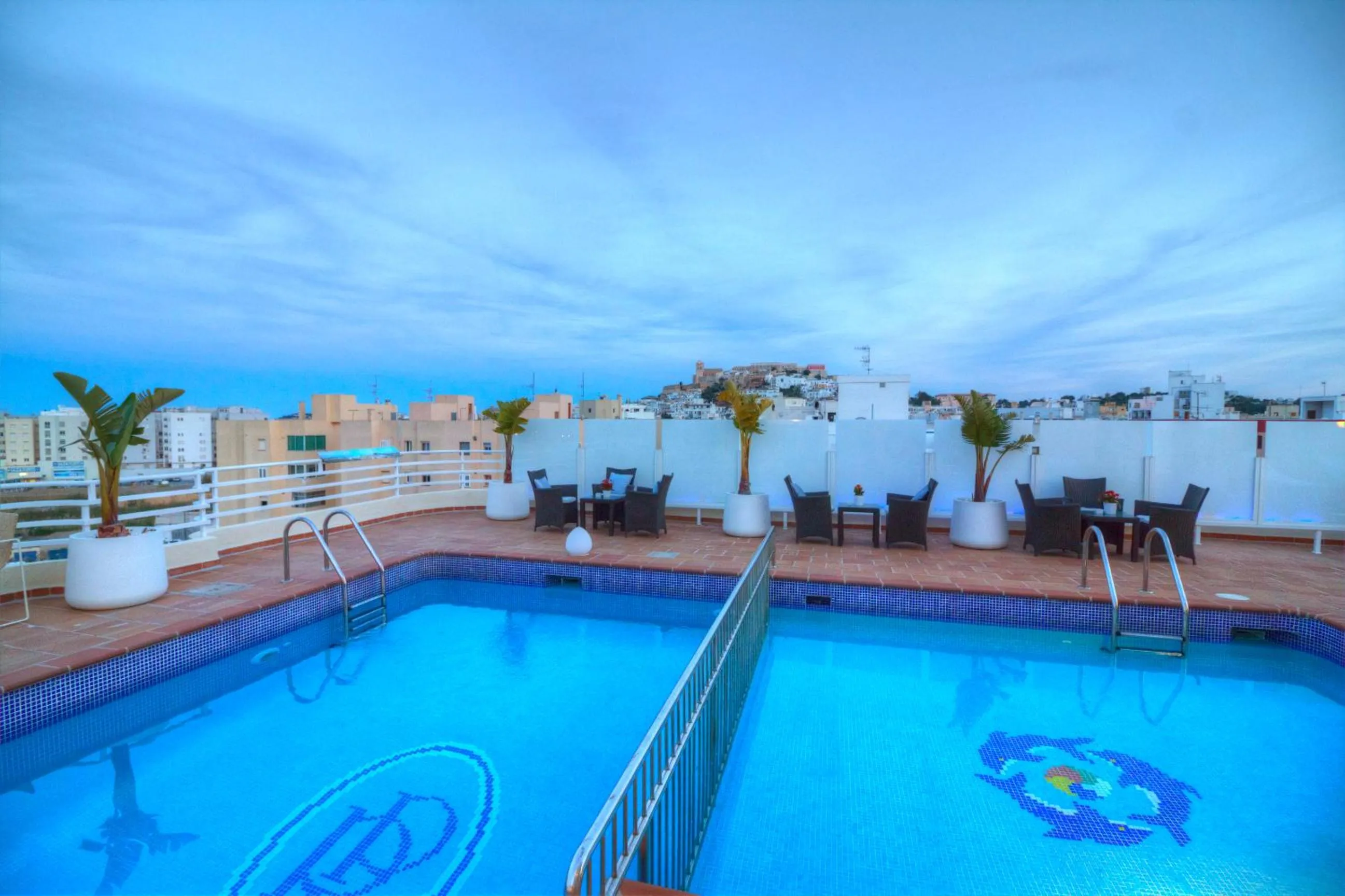 Patio in Hotel Royal Plaza
