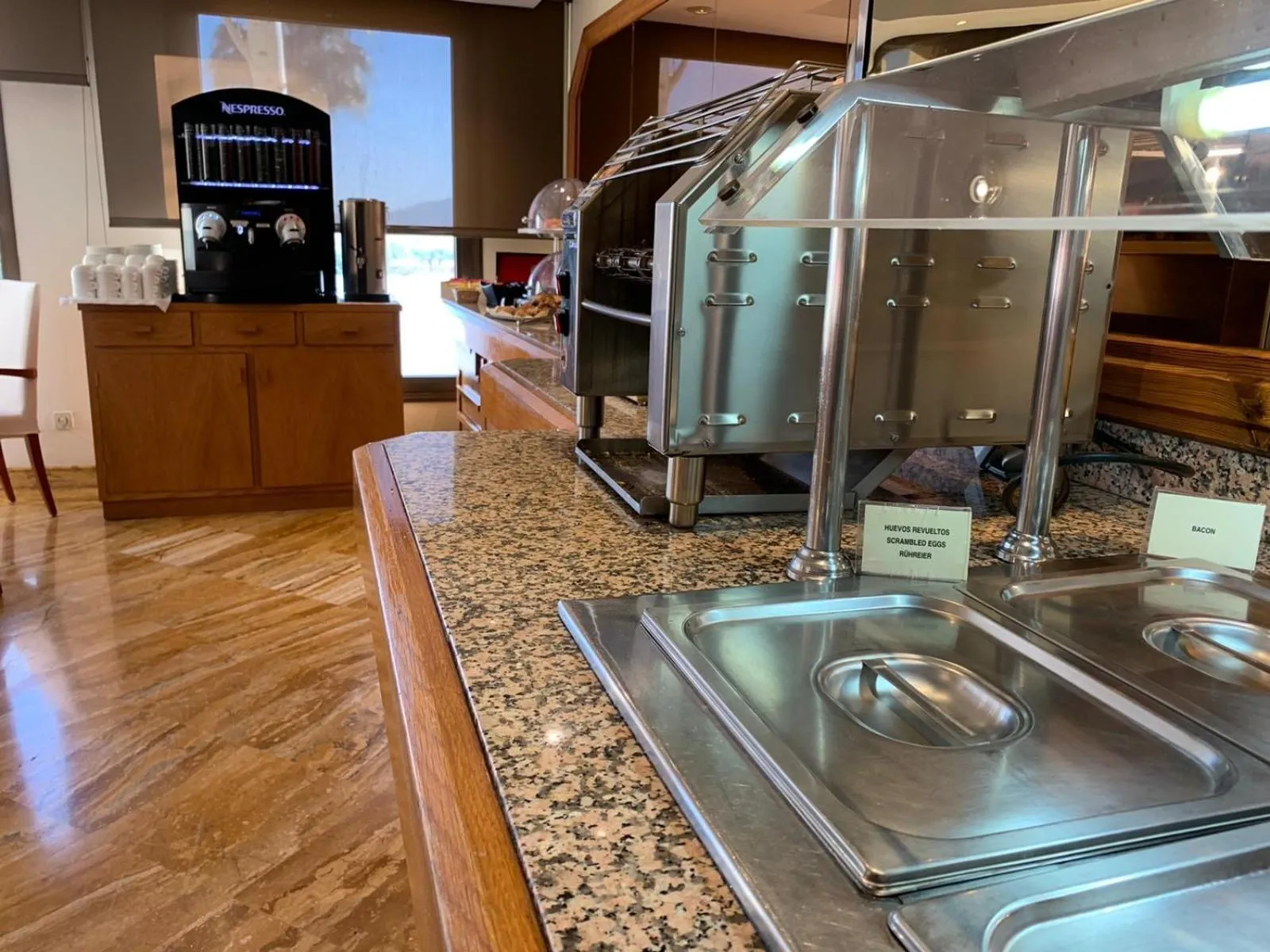 Breakfast in Hotel Royal Plaza