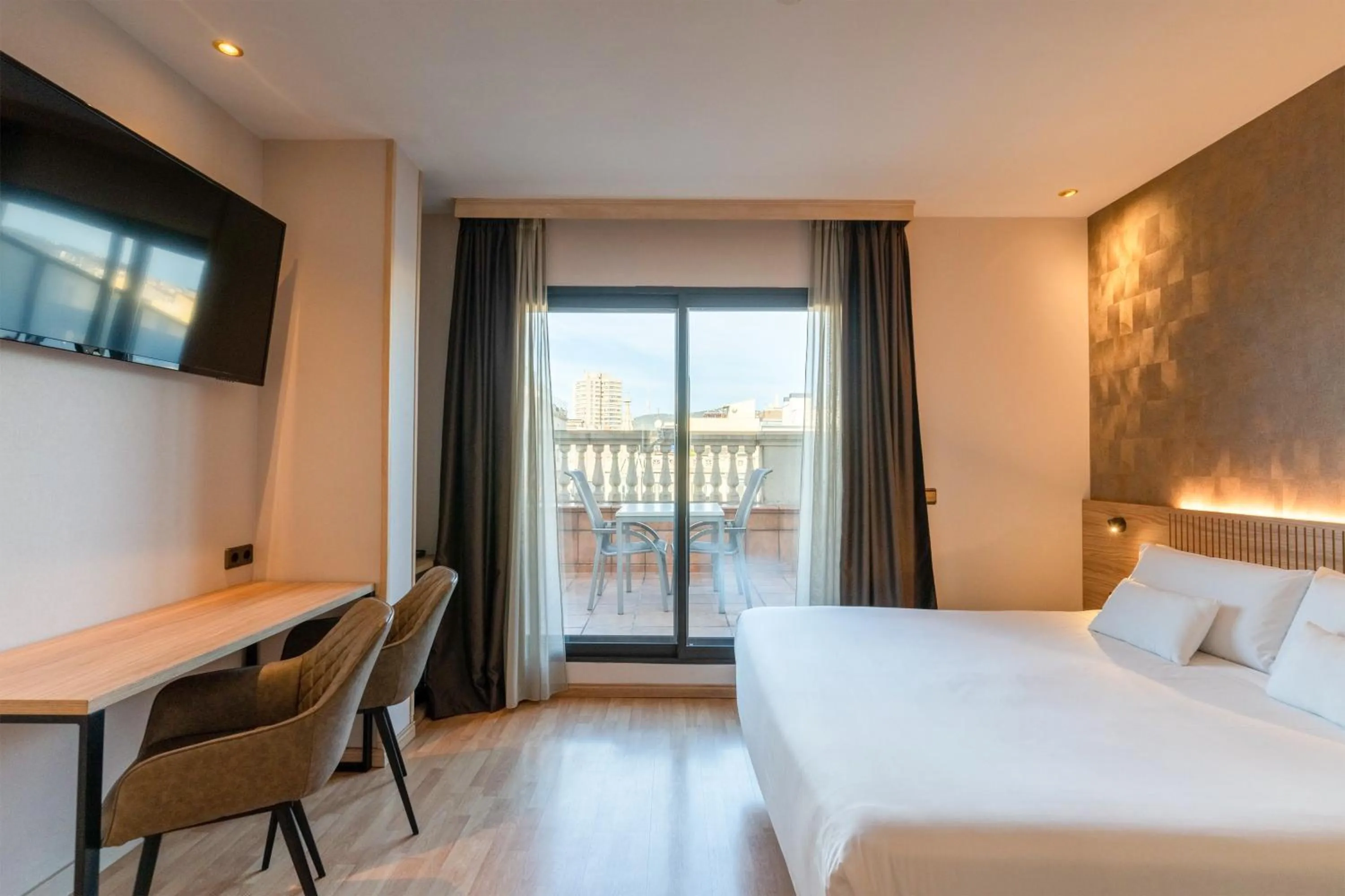 Balcony/Terrace, Bed in Petit Palace Eixample