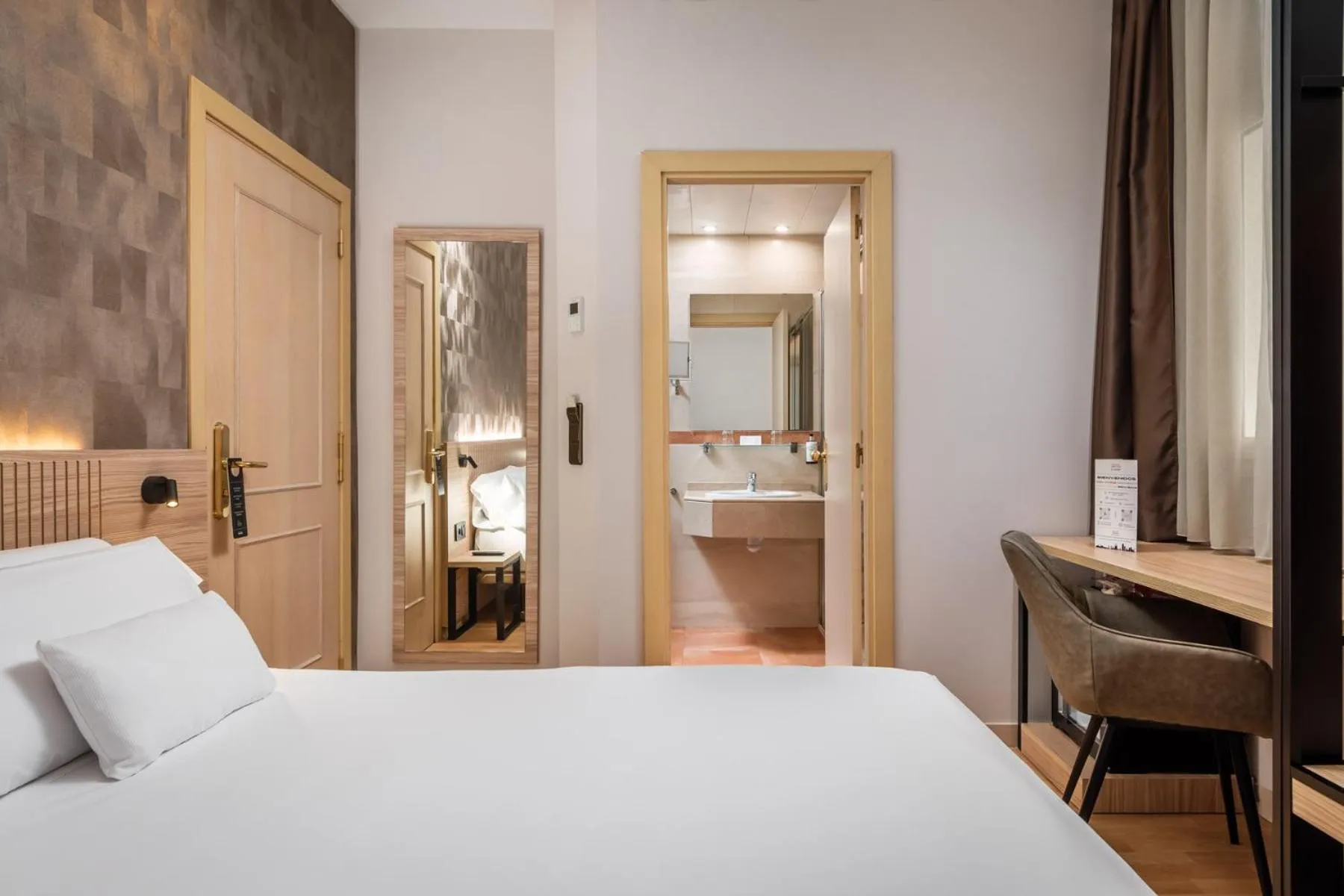 Bed in Petit Palace Eixample