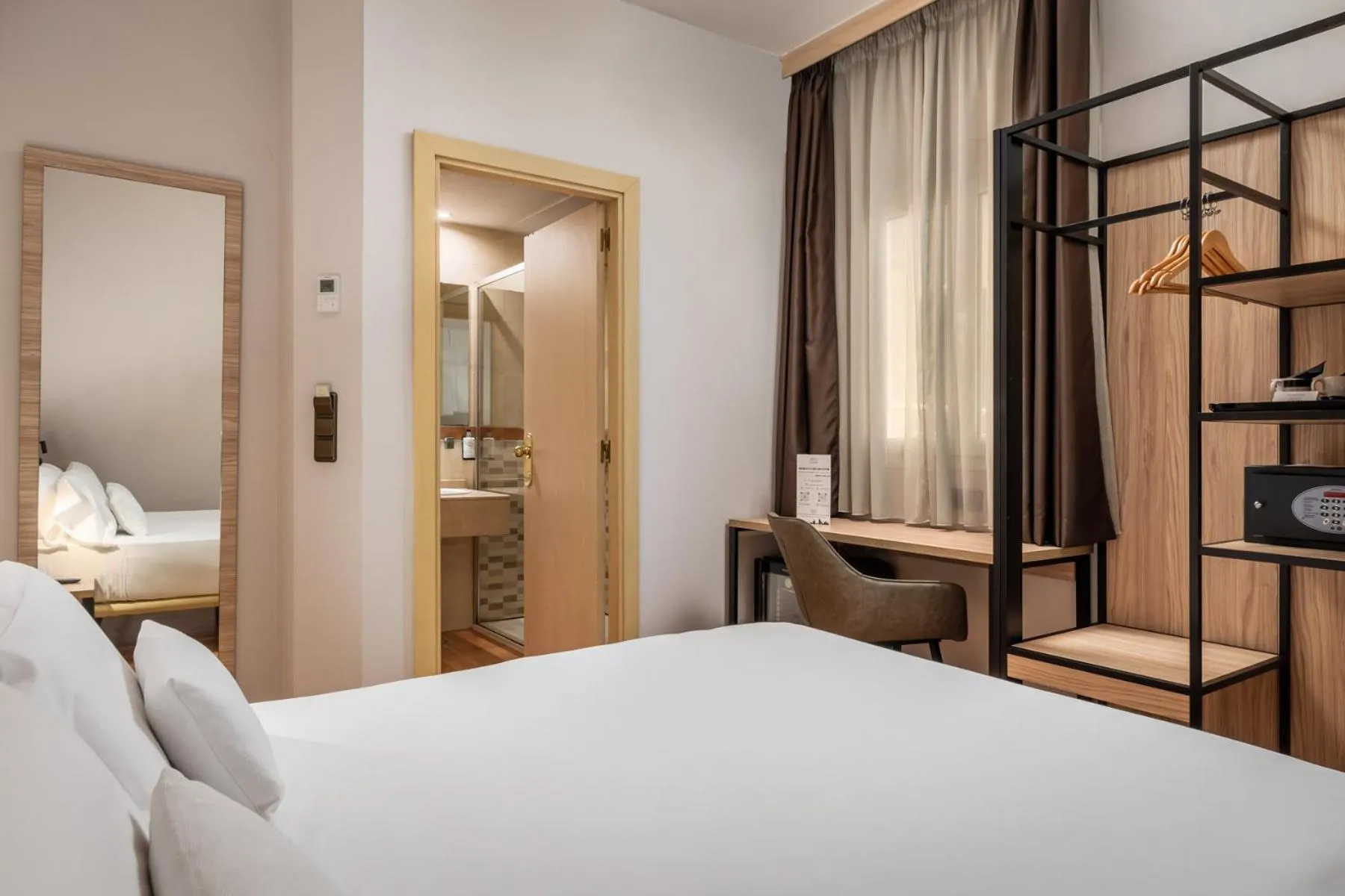 Bed in Petit Palace Eixample