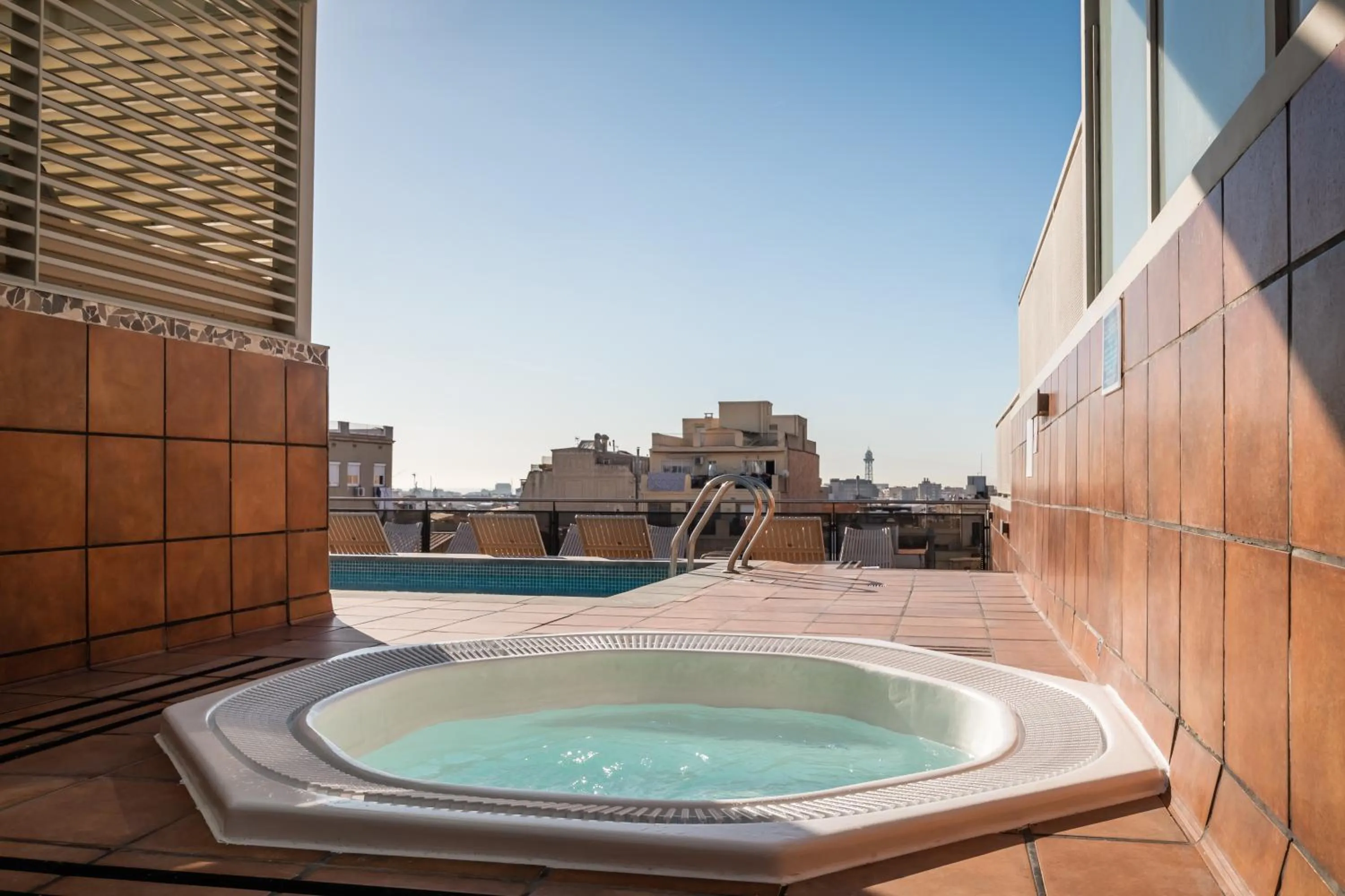 Swimming pool in Petit Palace Eixample