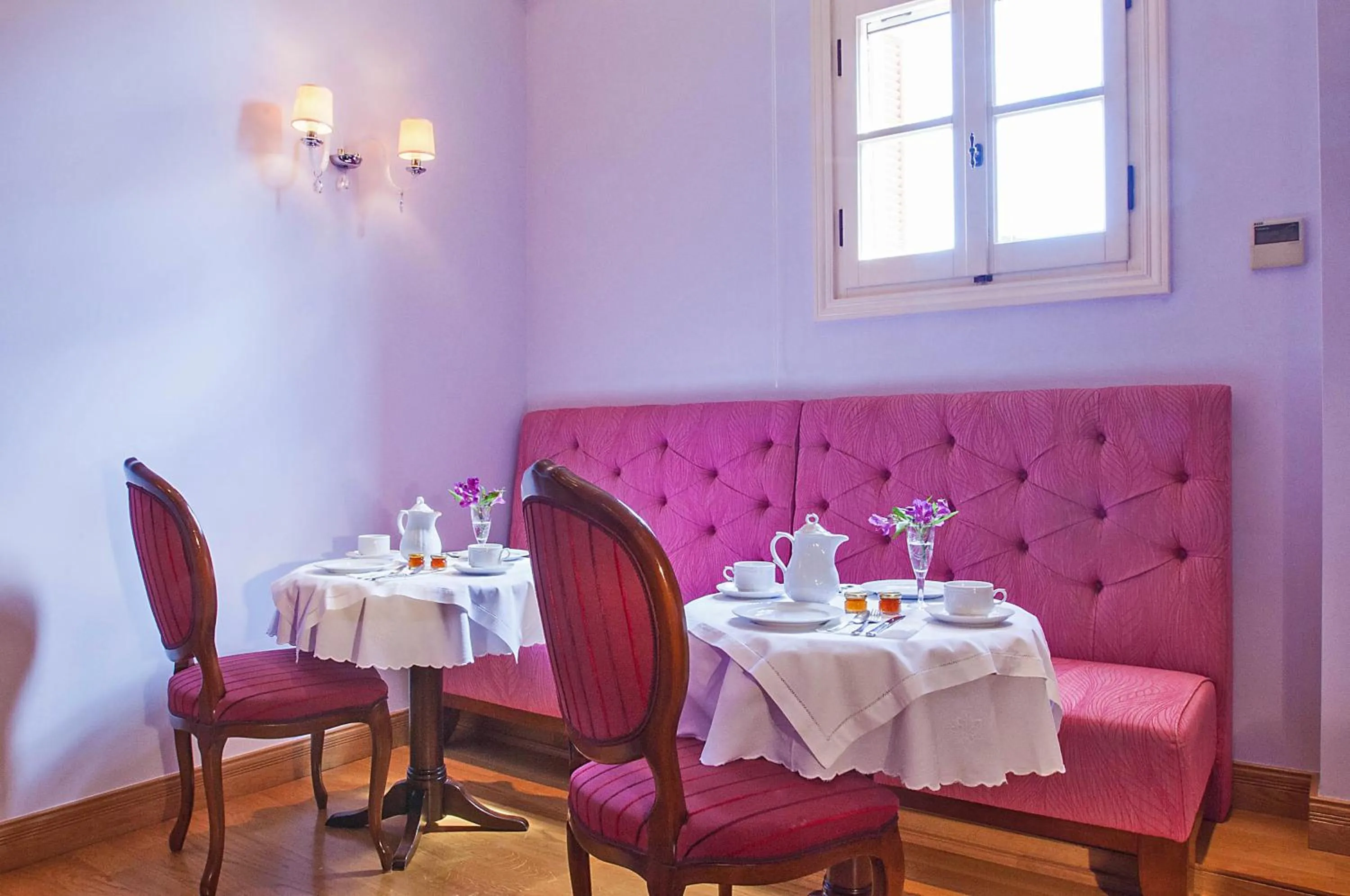 Area and facilities in Aetoma Hotel