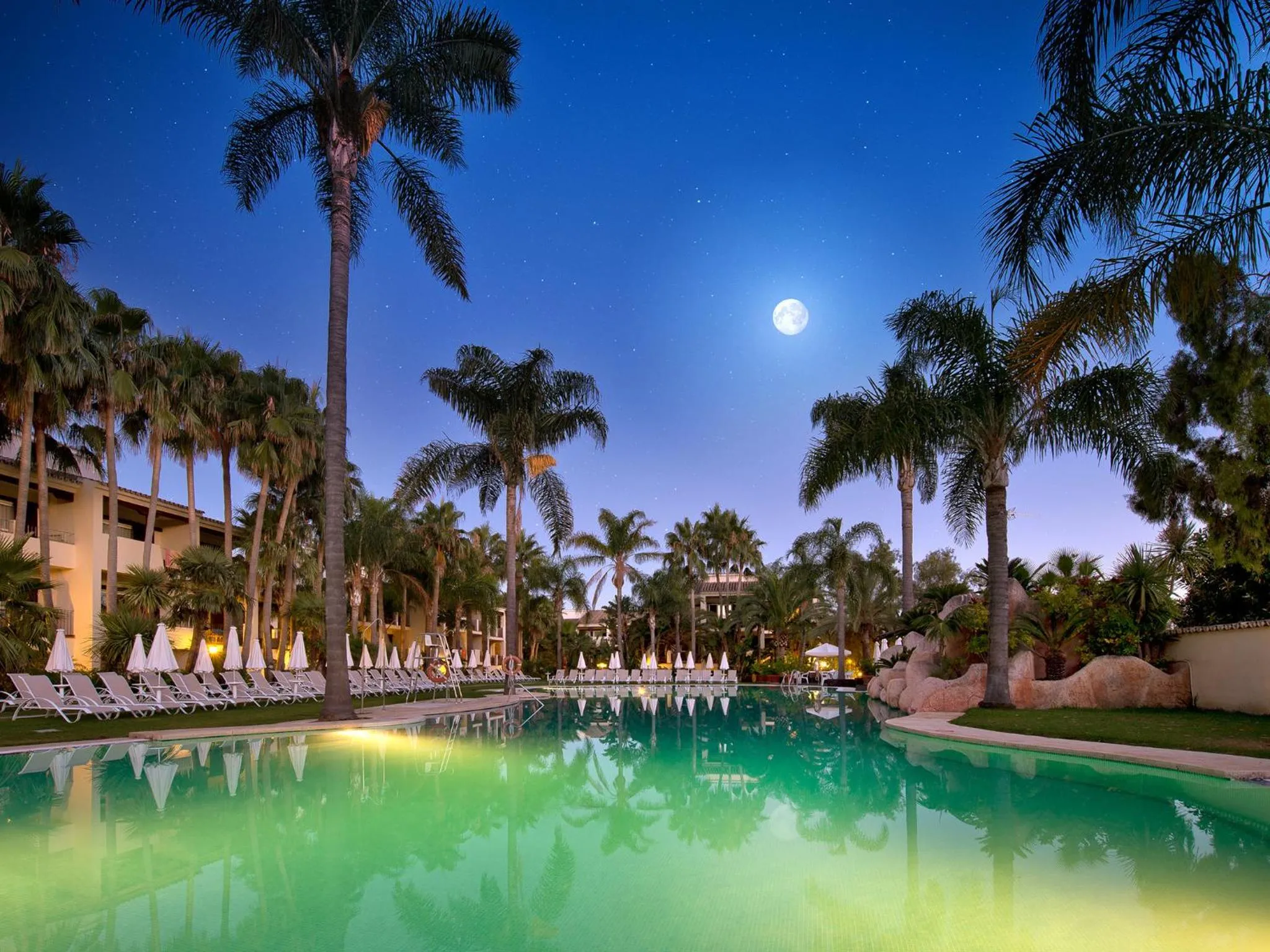 Night in BlueBay Banús