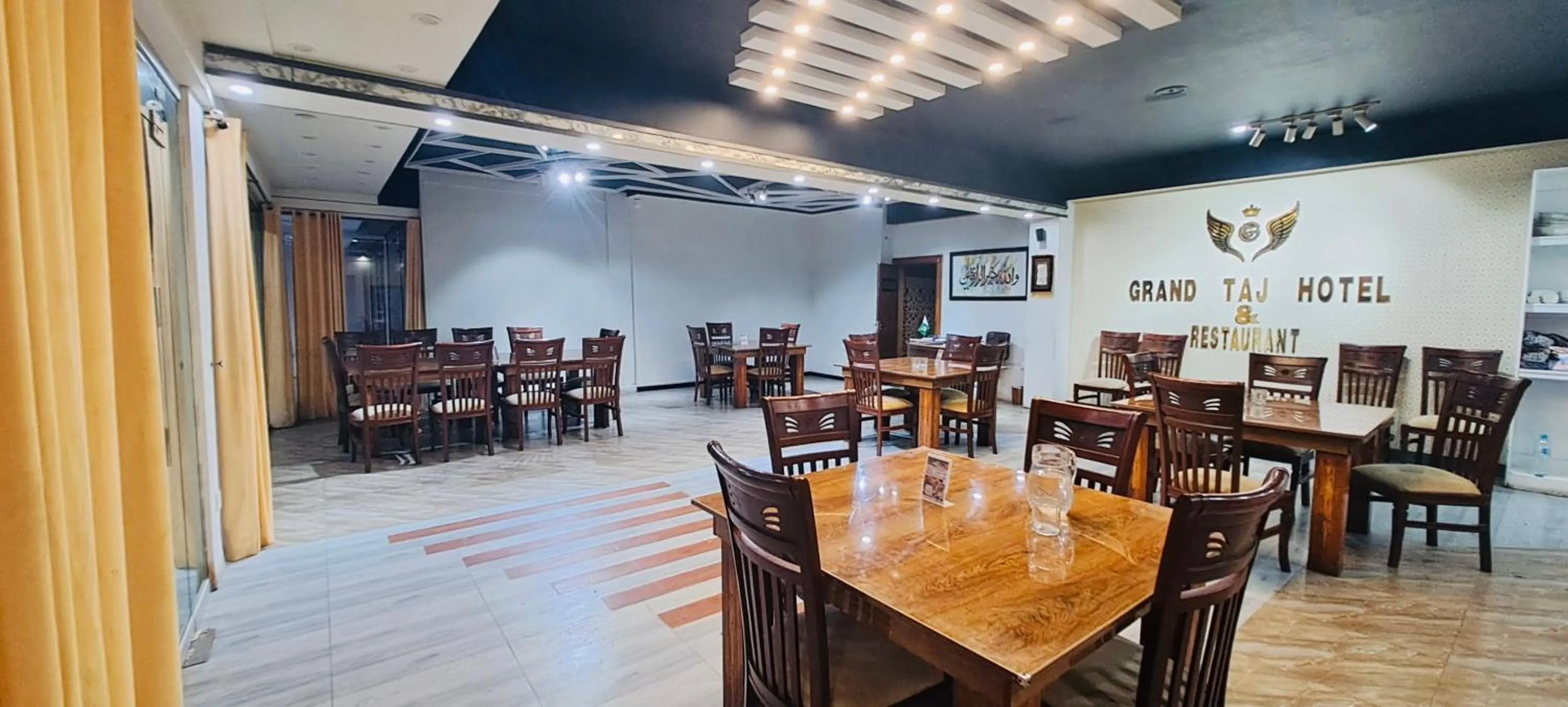 Restaurant/places to eat in Grand Taj