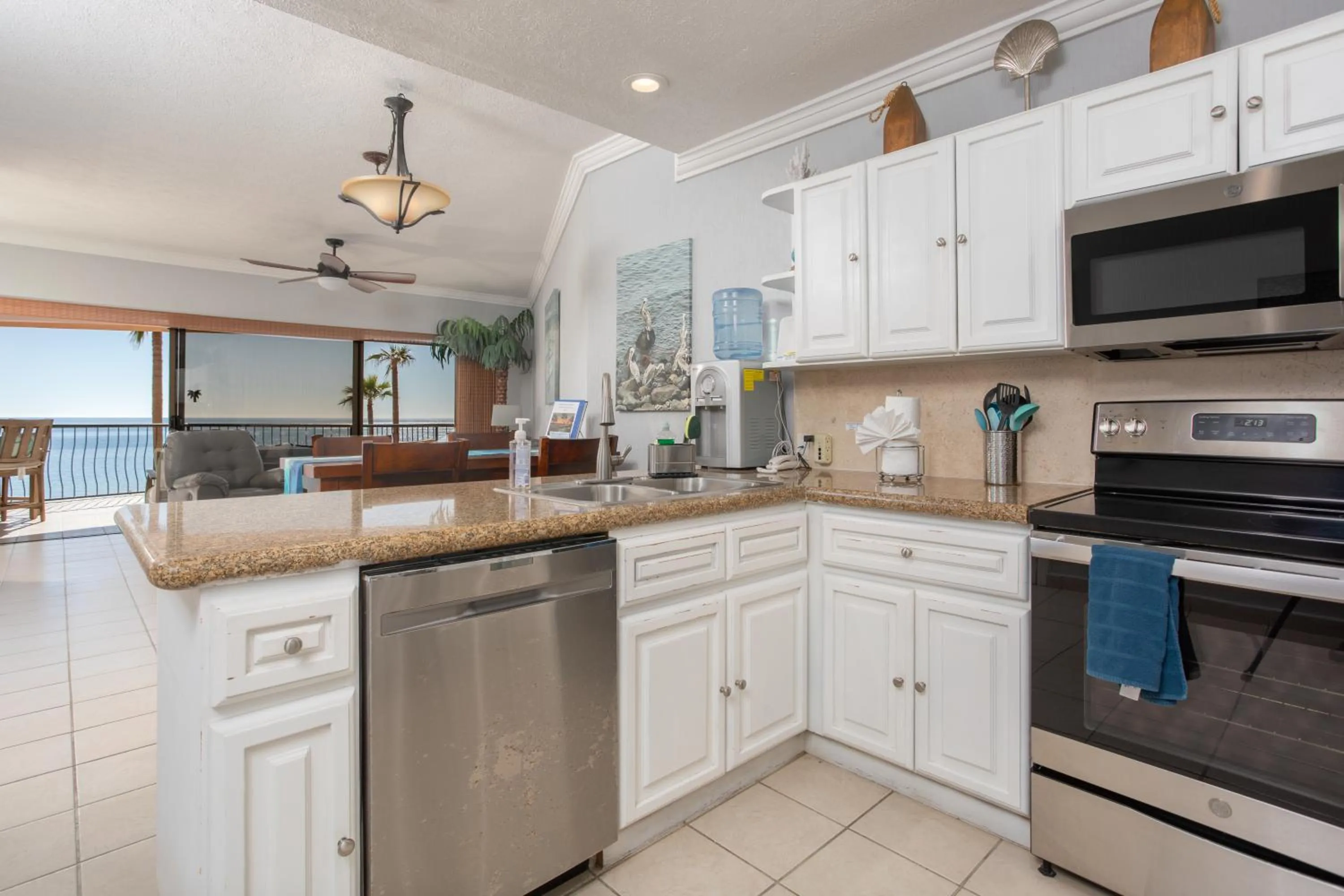 Sea view in Sonoran Sea Resort BEACHFRONT Condo E203