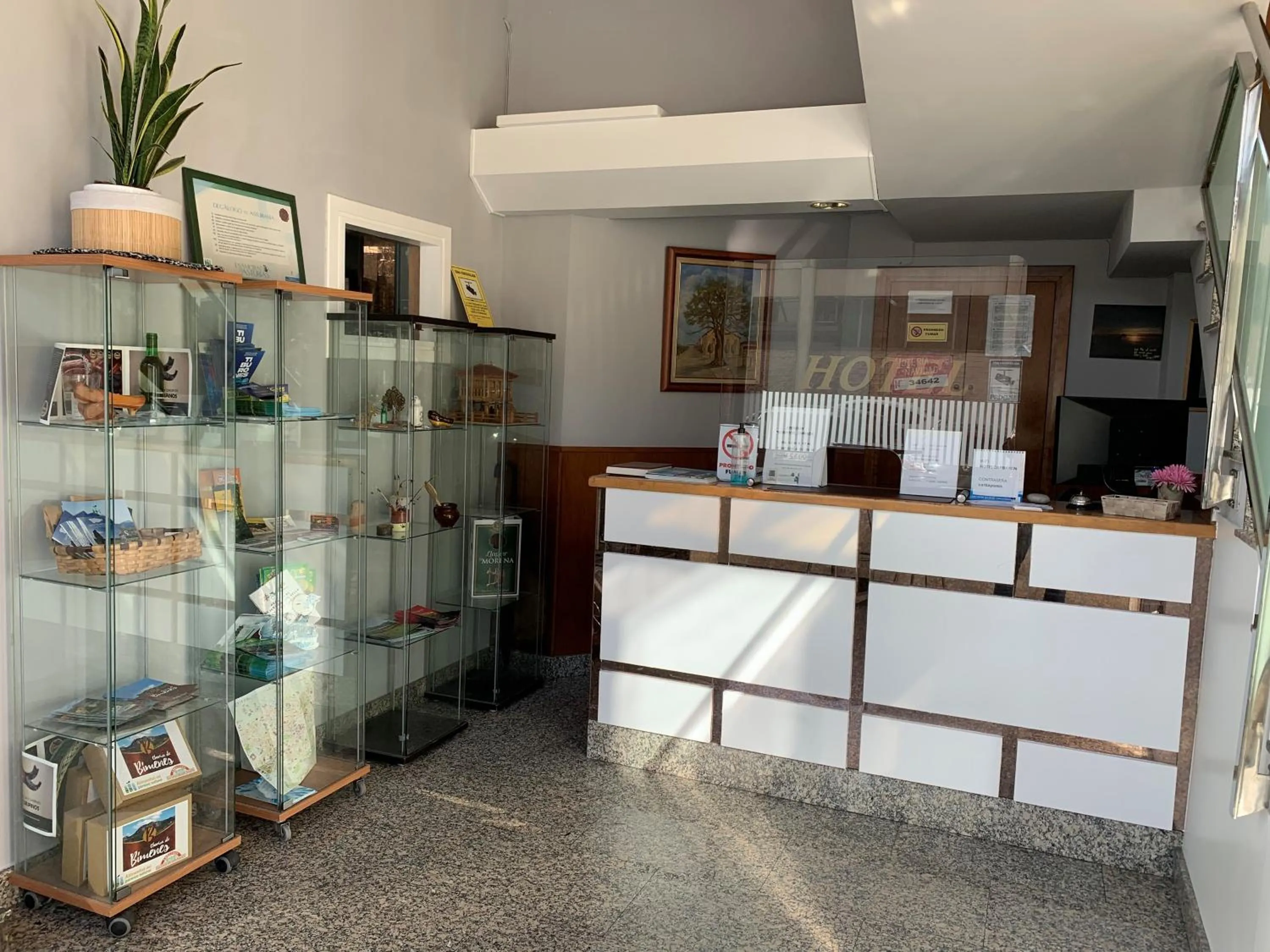 Lobby or reception in Hotel Carbayon