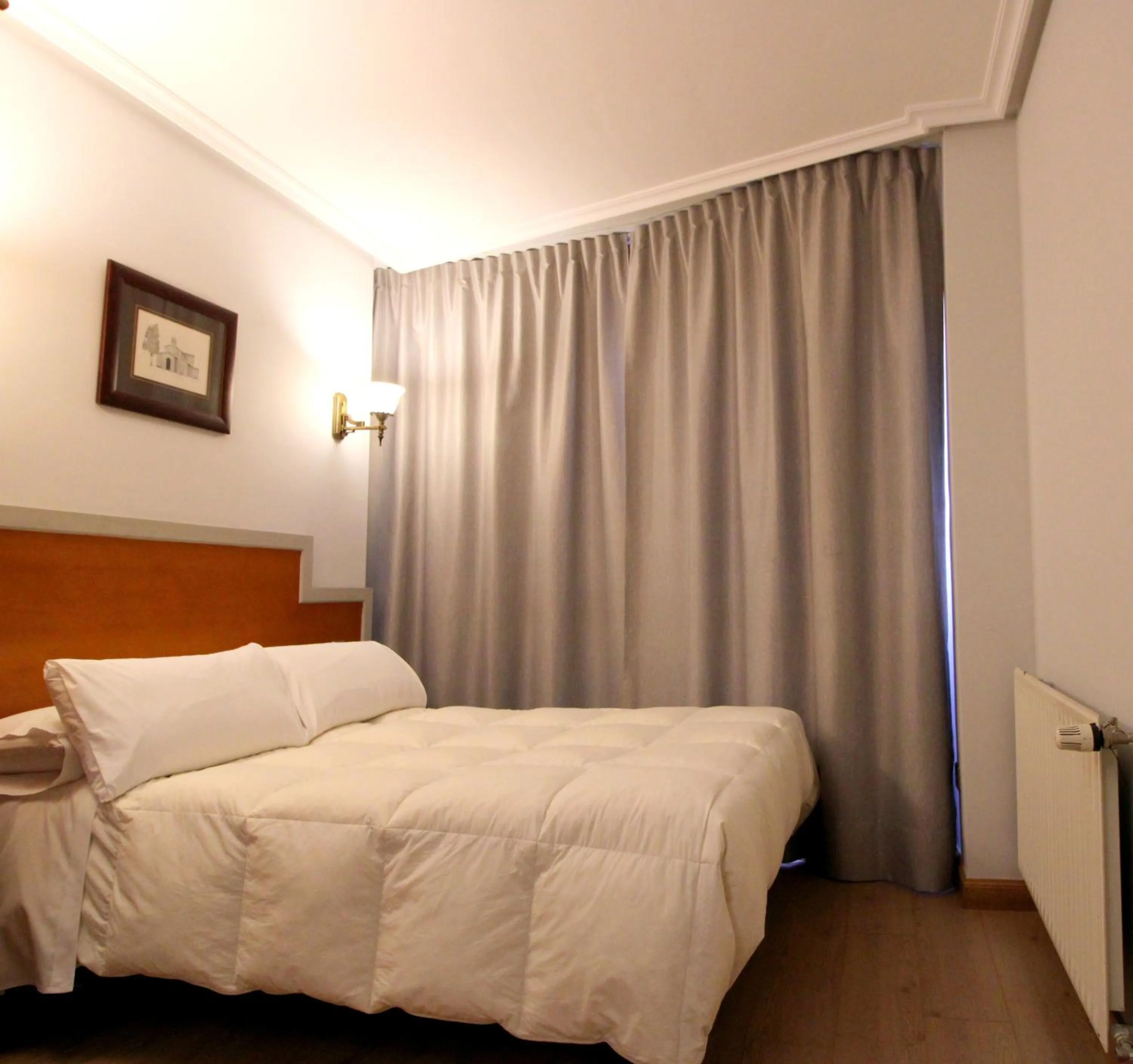 Bedroom, Bed in Hotel Carbayon