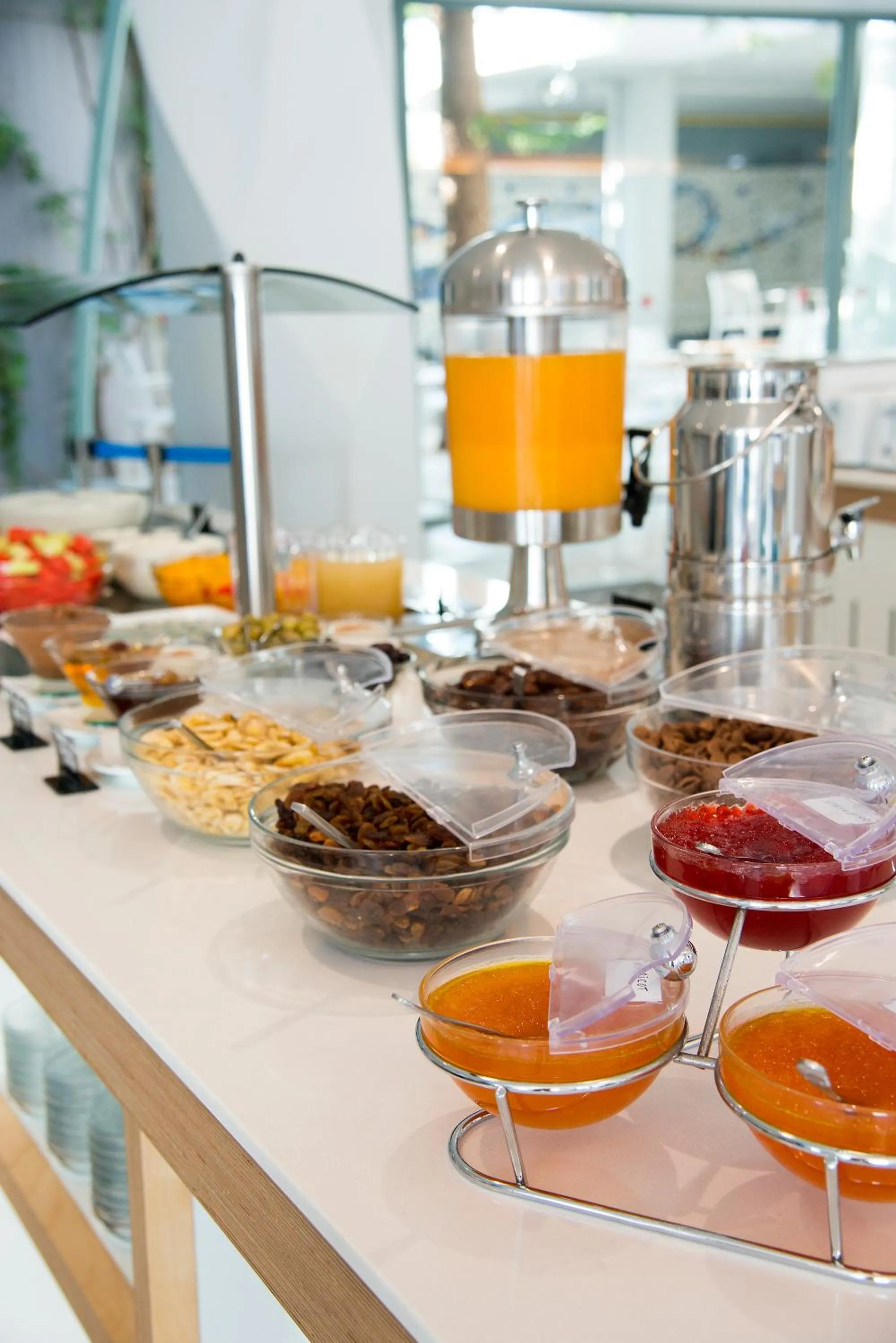 Restaurant/places to eat in Alia Beach Hotel by Estia