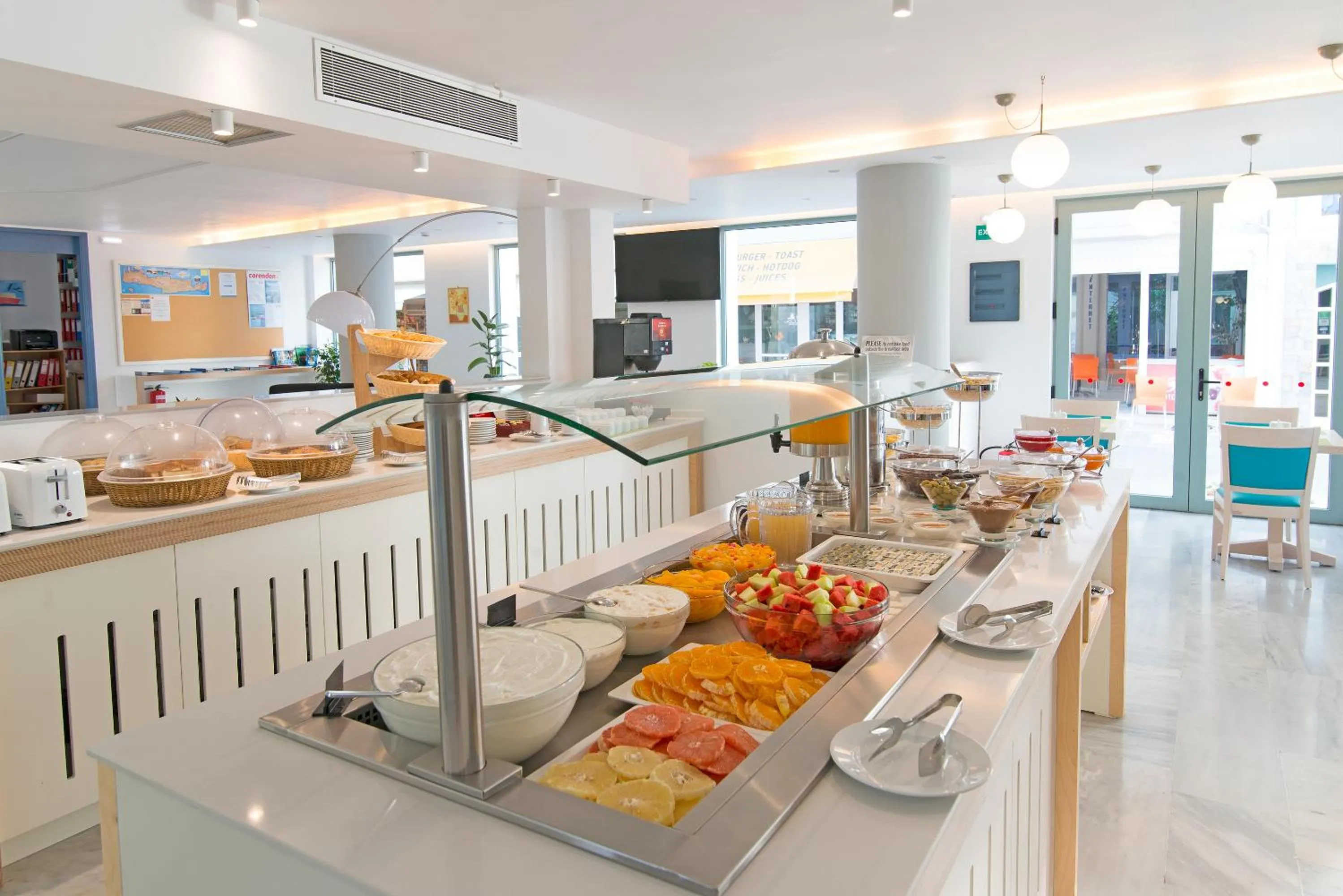 Restaurant/places to eat in Alia Beach Hotel by Estia