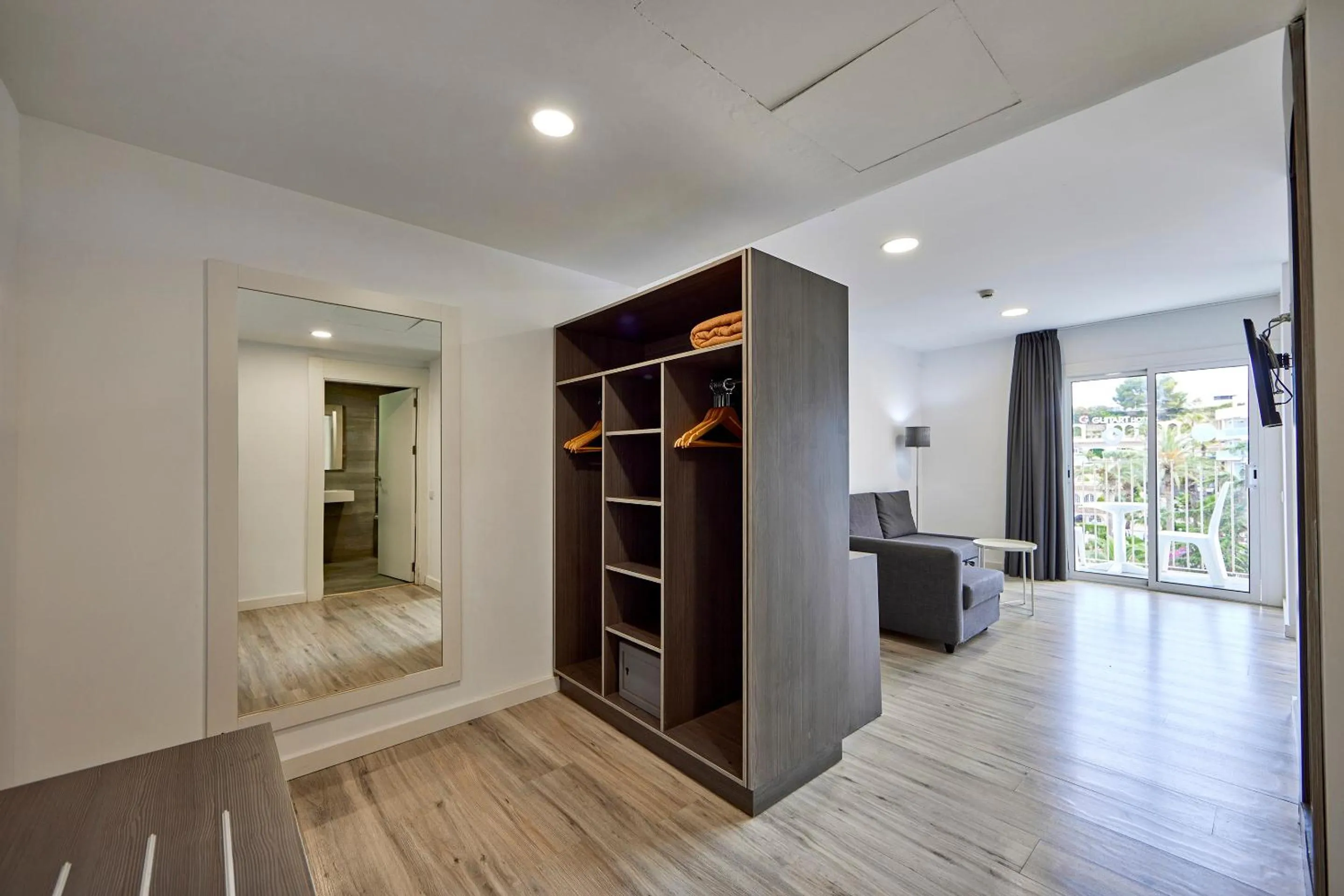 Photo of the whole room in Ona Don Juan